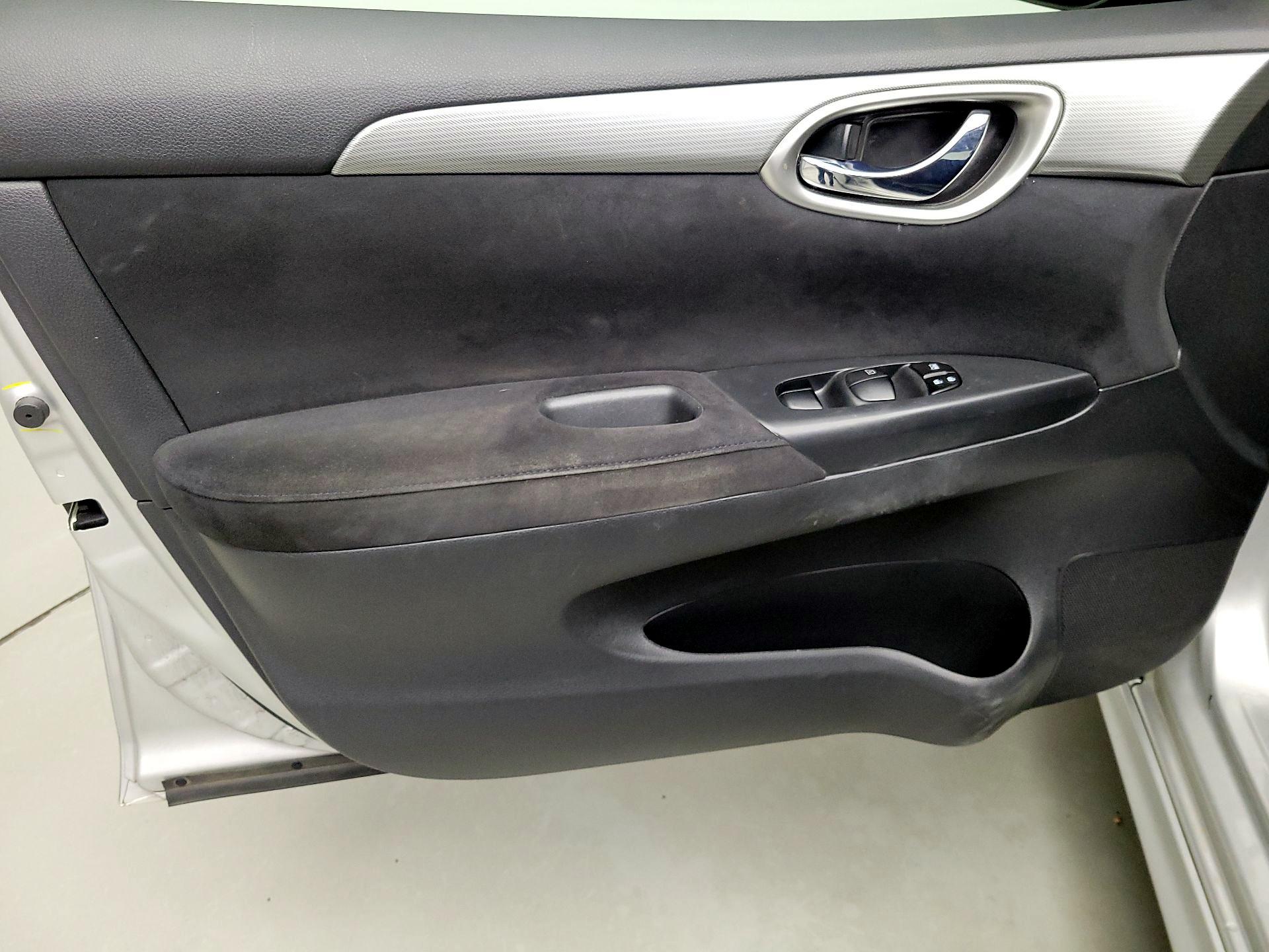 Thumbnail: 2015 Nissan Sentra - 12