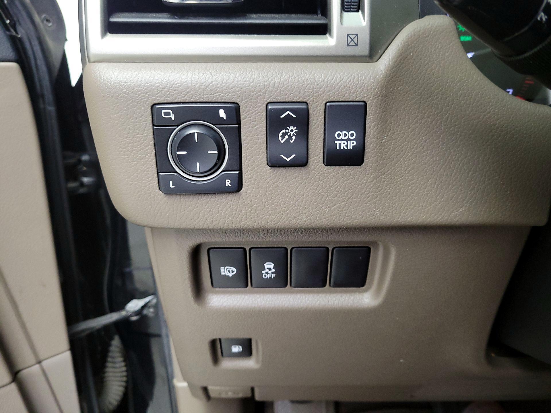 Thumbnail: 2016 Lexus GX - 13