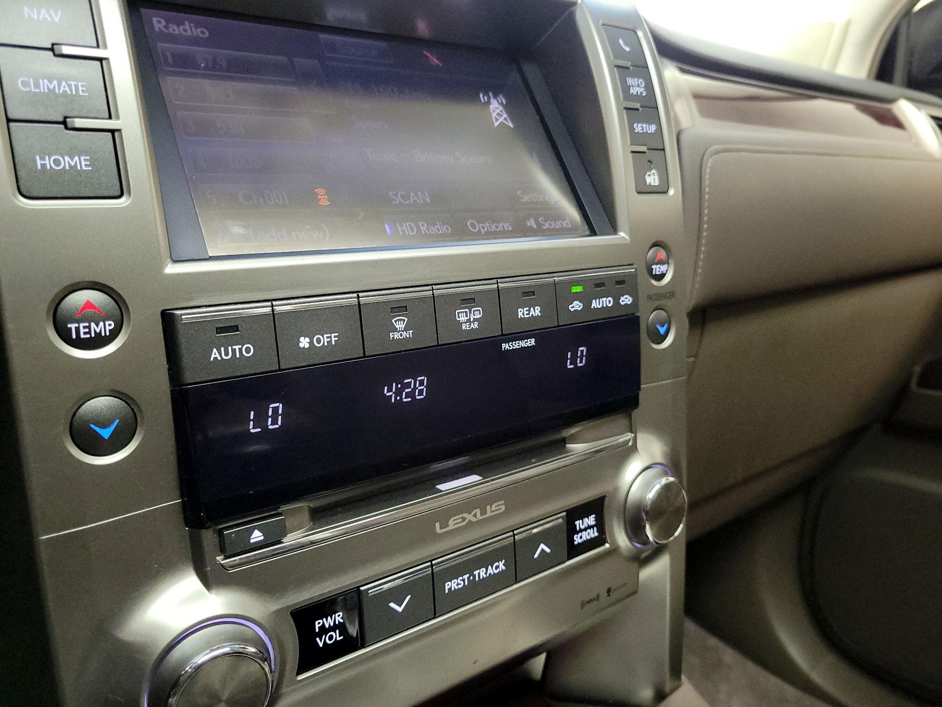Thumbnail: 2016 Lexus GX - 17