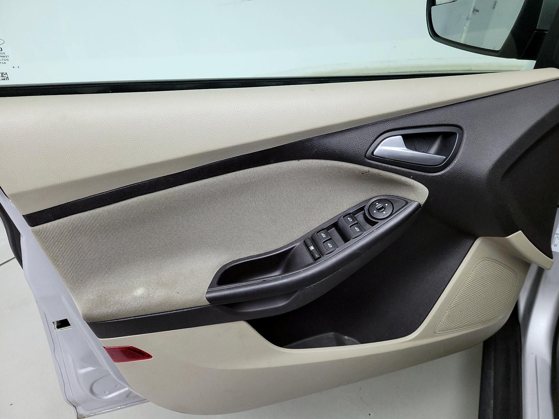 Thumbnail: 2014 Ford Focus - 12