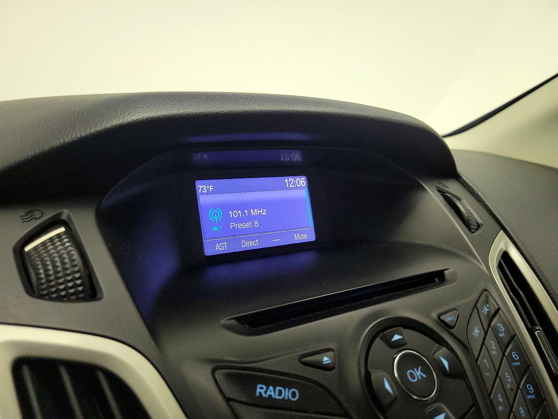 Thumbnail: 2014 Ford Focus - 14