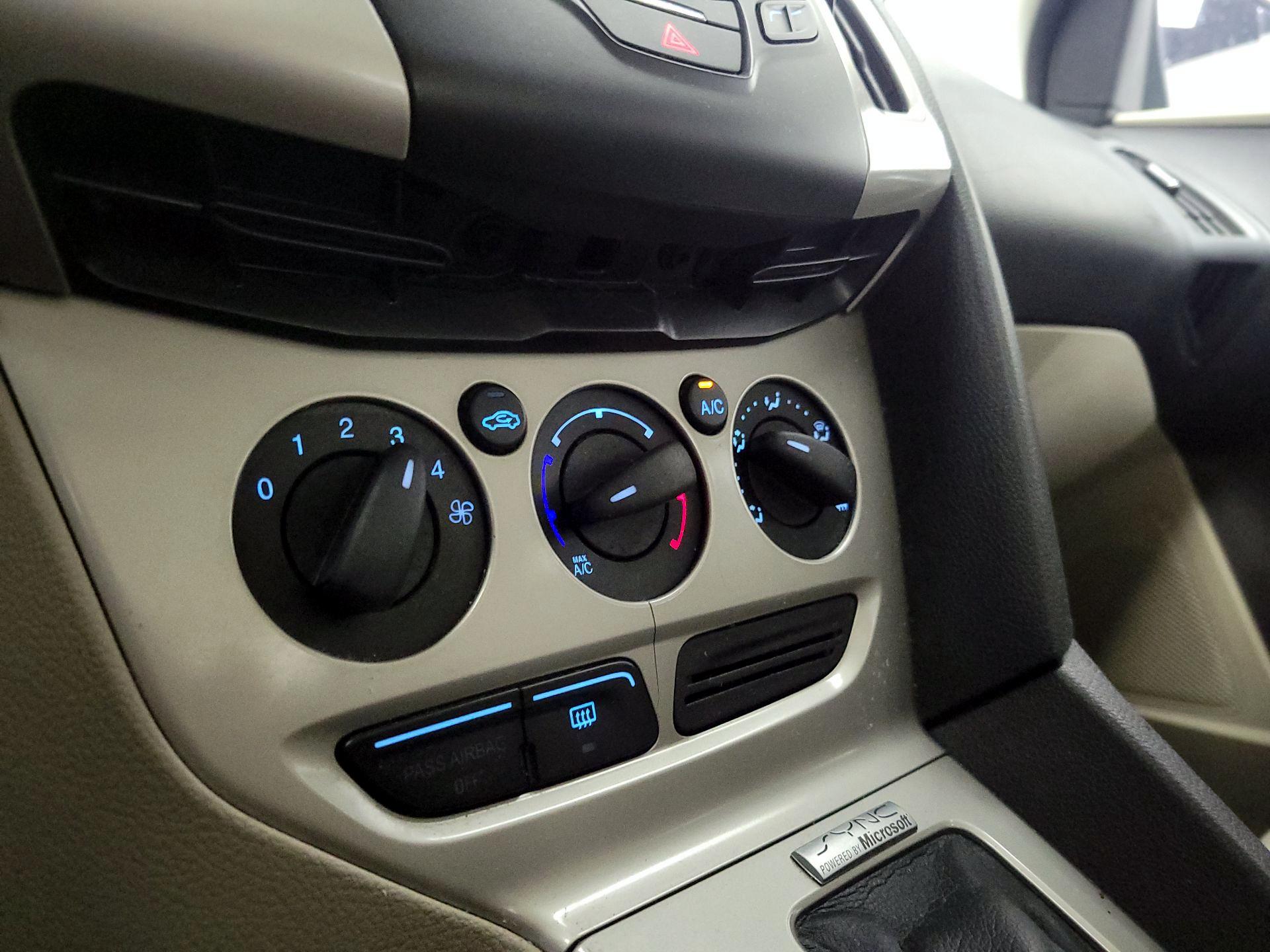 Thumbnail: 2014 Ford Focus - 15