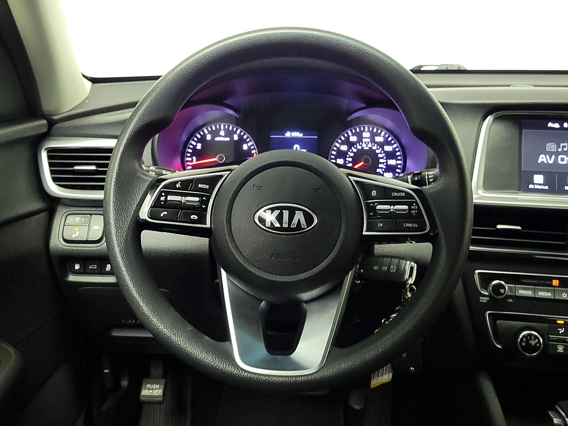 Thumbnail: 2020 Kia Optima - 10