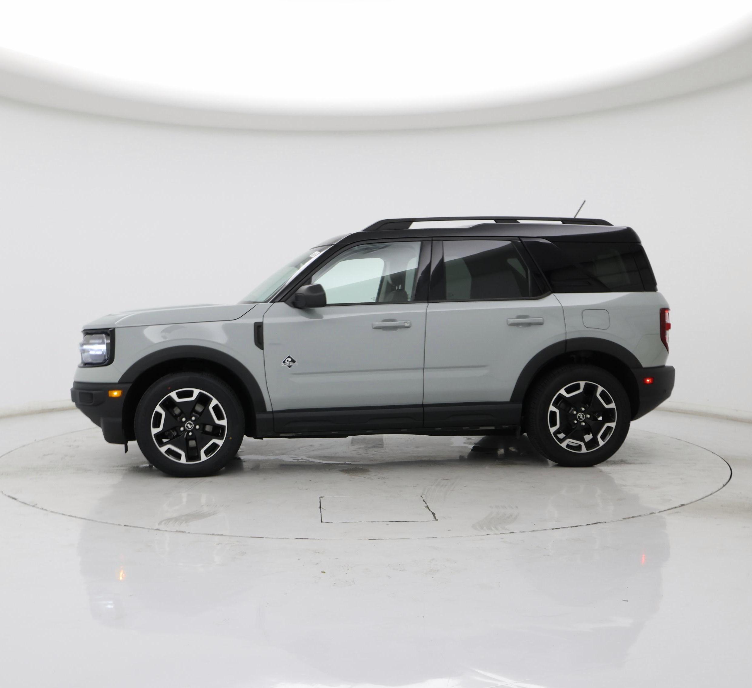 Thumbnail: 2021 Ford Bronco Sport - 3