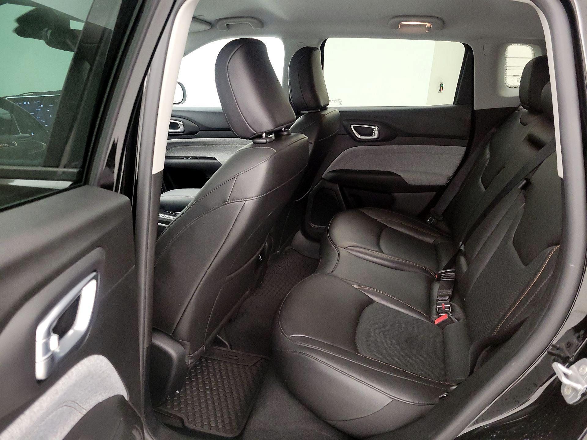 Thumbnail: 2022 Jeep Compass - 17