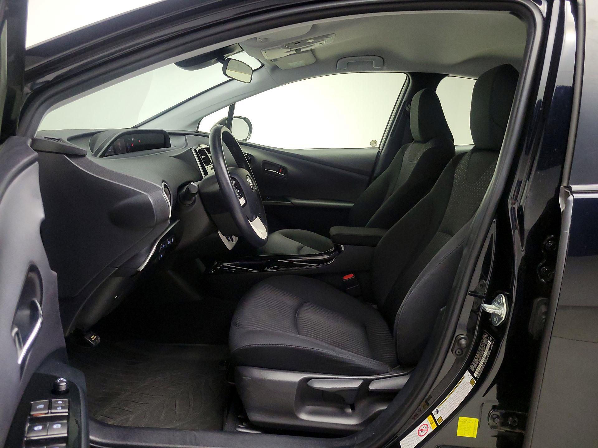 Thumbnail: 2018 Toyota Prius - 11