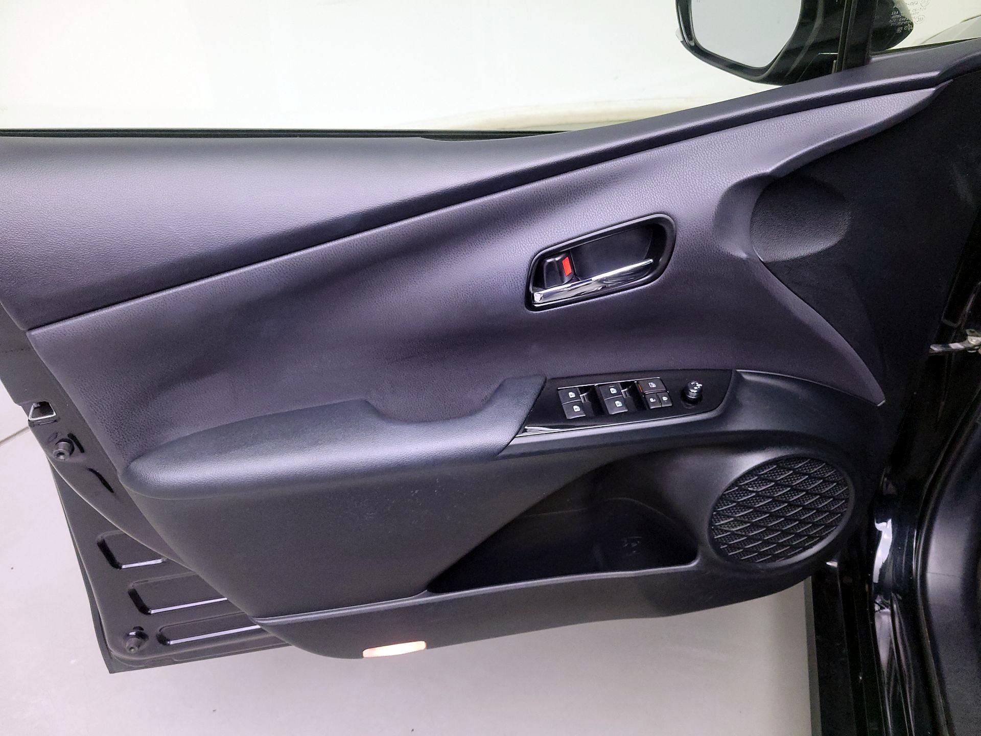 Thumbnail: 2018 Toyota Prius - 12