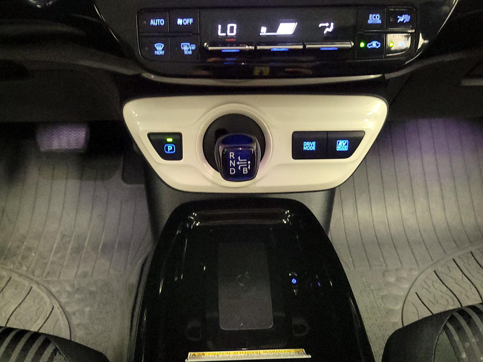 Thumbnail: 2018 Toyota Prius - 17
