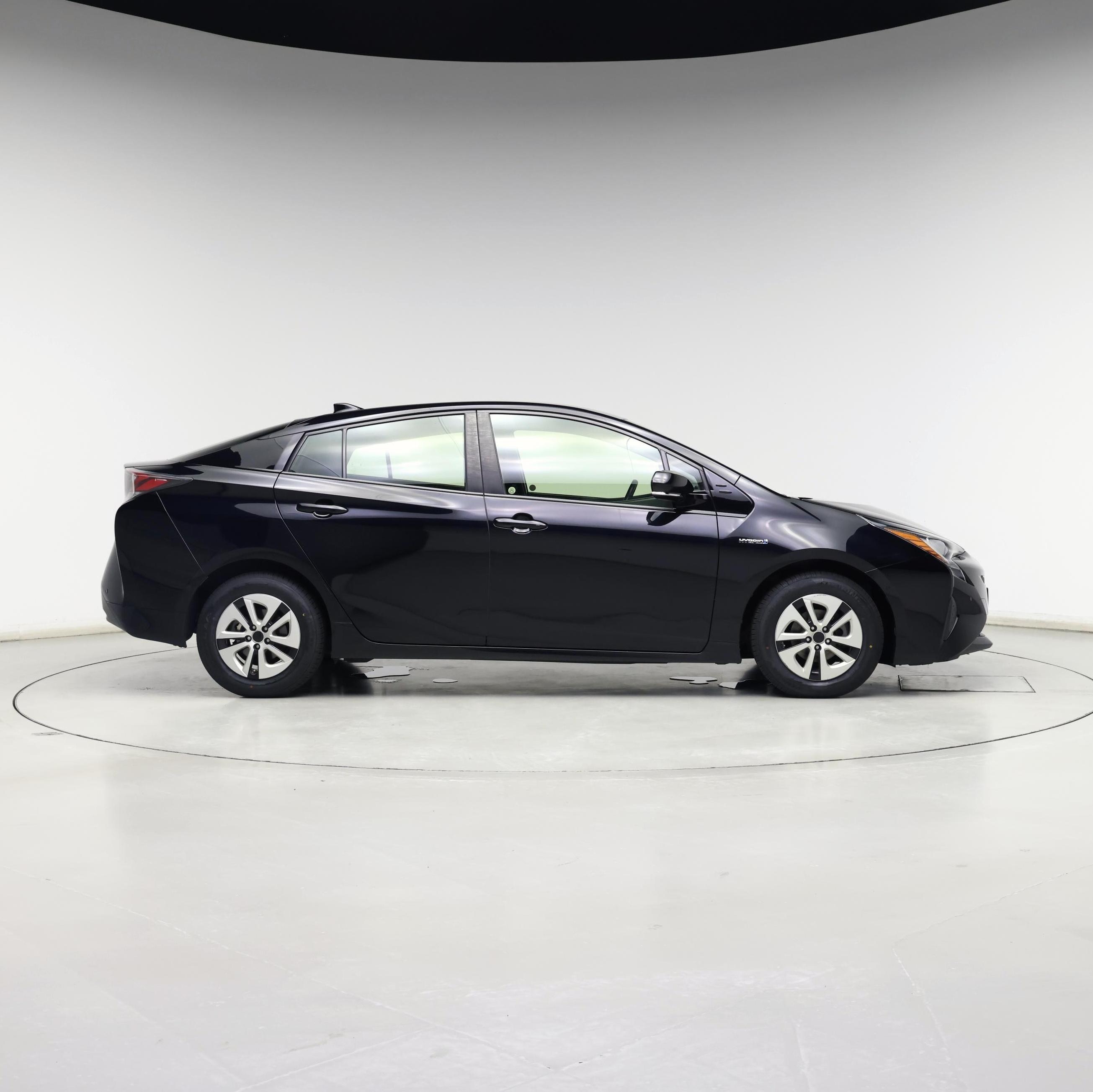 Thumbnail: 2018 Toyota Prius - 7
