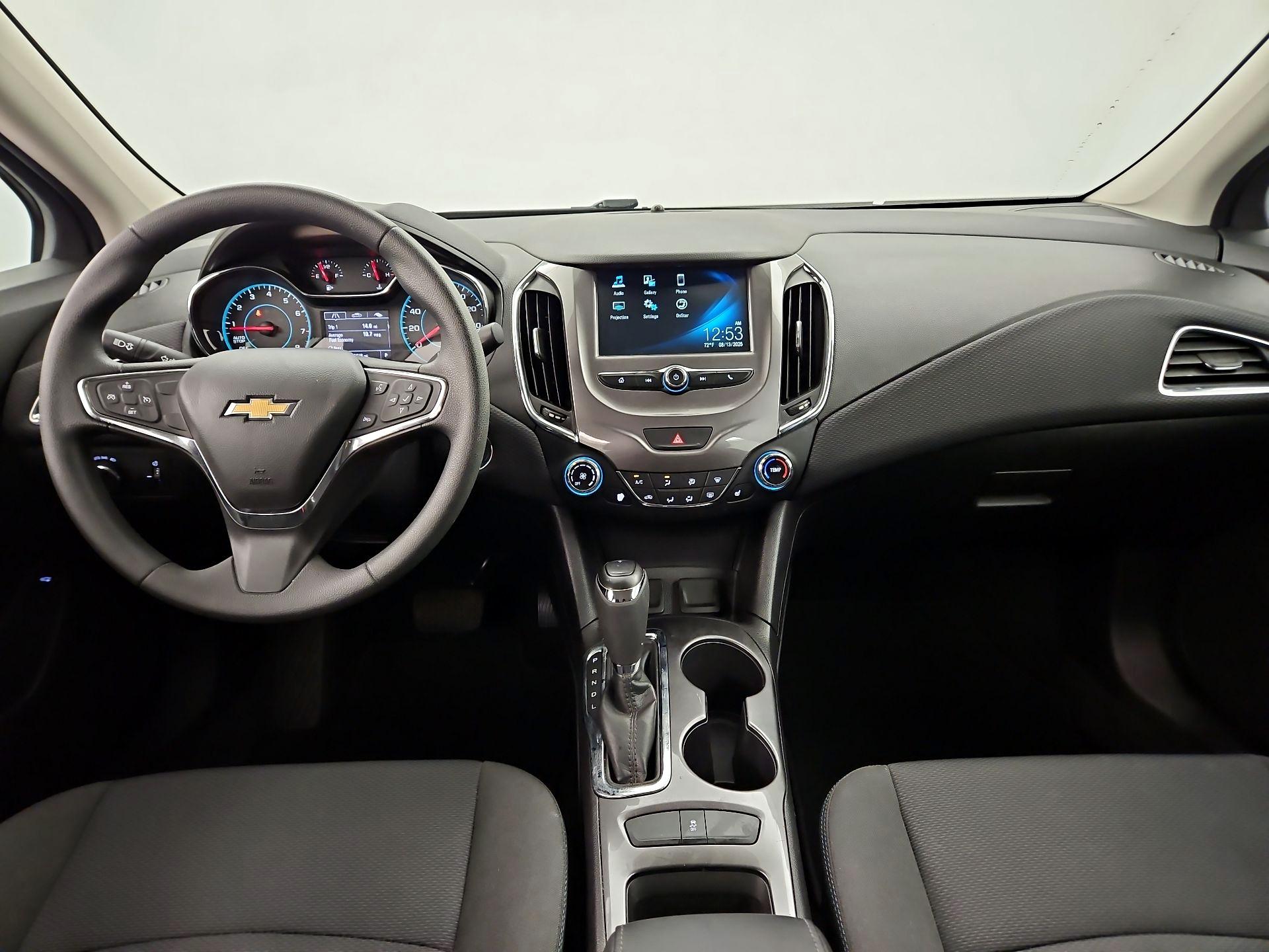 Thumbnail: 2018 Chevrolet Cruze - 9