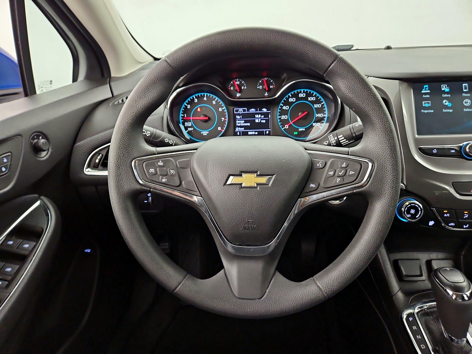 Thumbnail: 2018 Chevrolet Cruze - 10