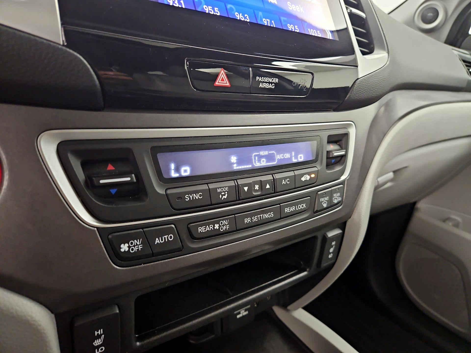 Thumbnail: 2016 Honda Pilot - 16