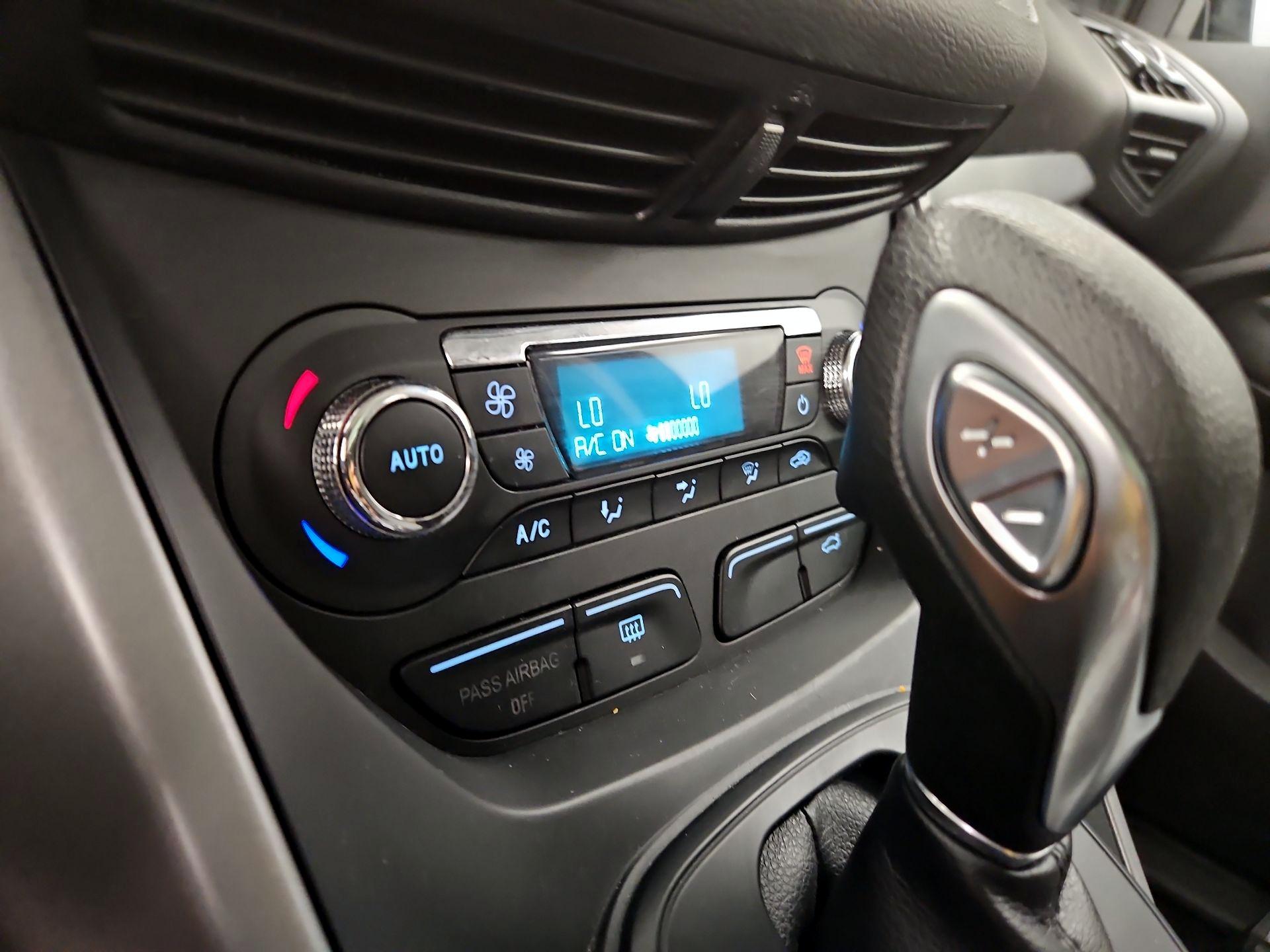 Thumbnail: 2014 Ford Escape - 15