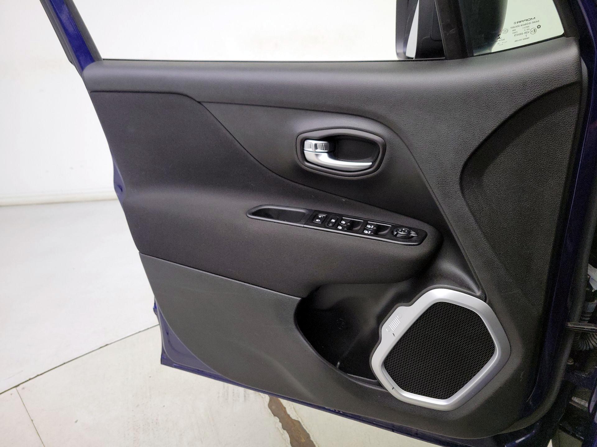 Thumbnail: 2021 Jeep Renegade - 12