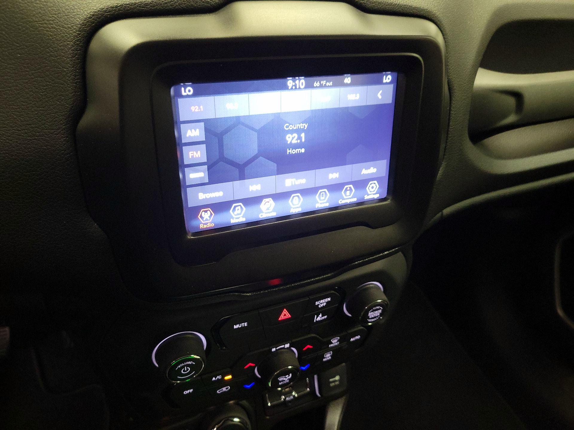 Thumbnail: 2021 Jeep Renegade - 15