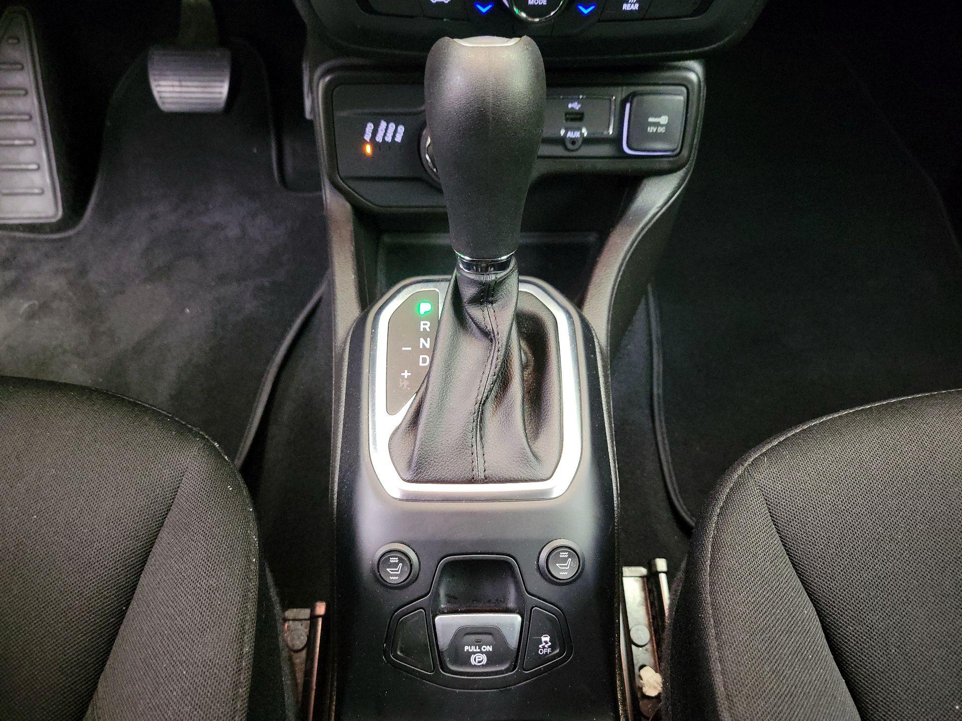 Thumbnail: 2021 Jeep Renegade - 17