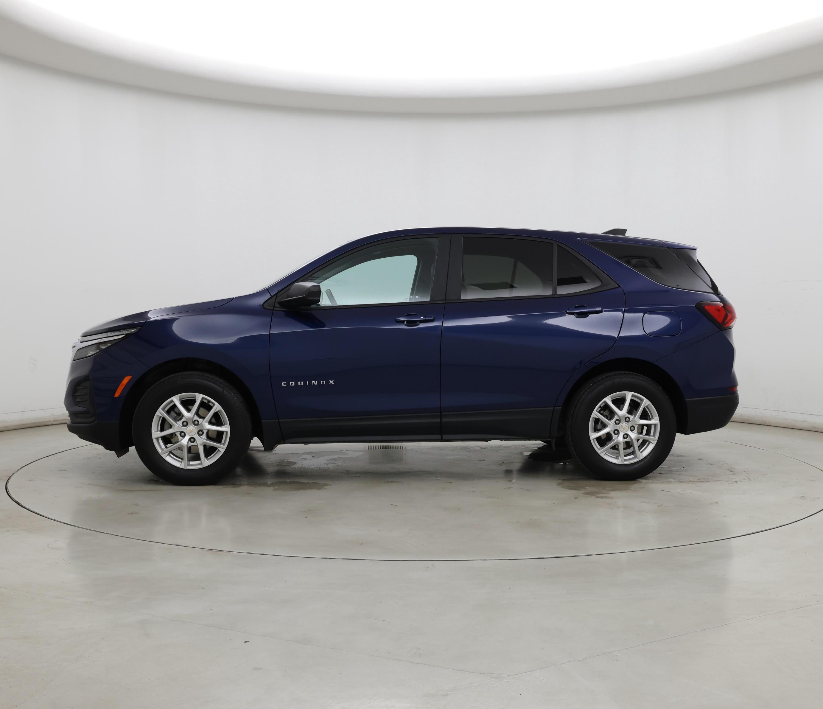 Thumbnail: 2023 Chevrolet Equinox - 3