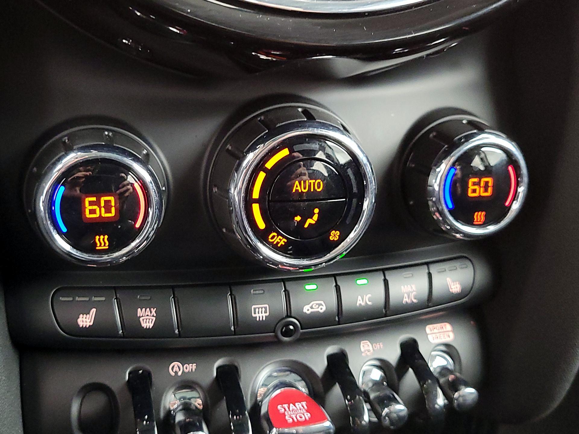 Thumbnail: 2022 MINI Cooper Hardtop - 17