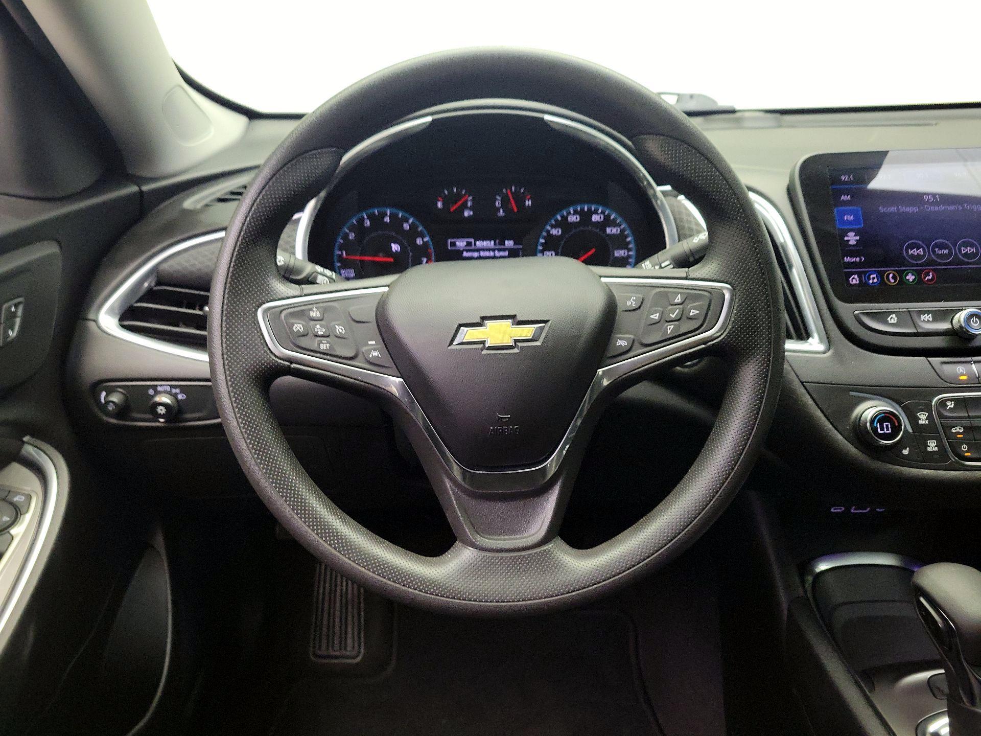 Thumbnail: 2021 Chevrolet Malibu - 10