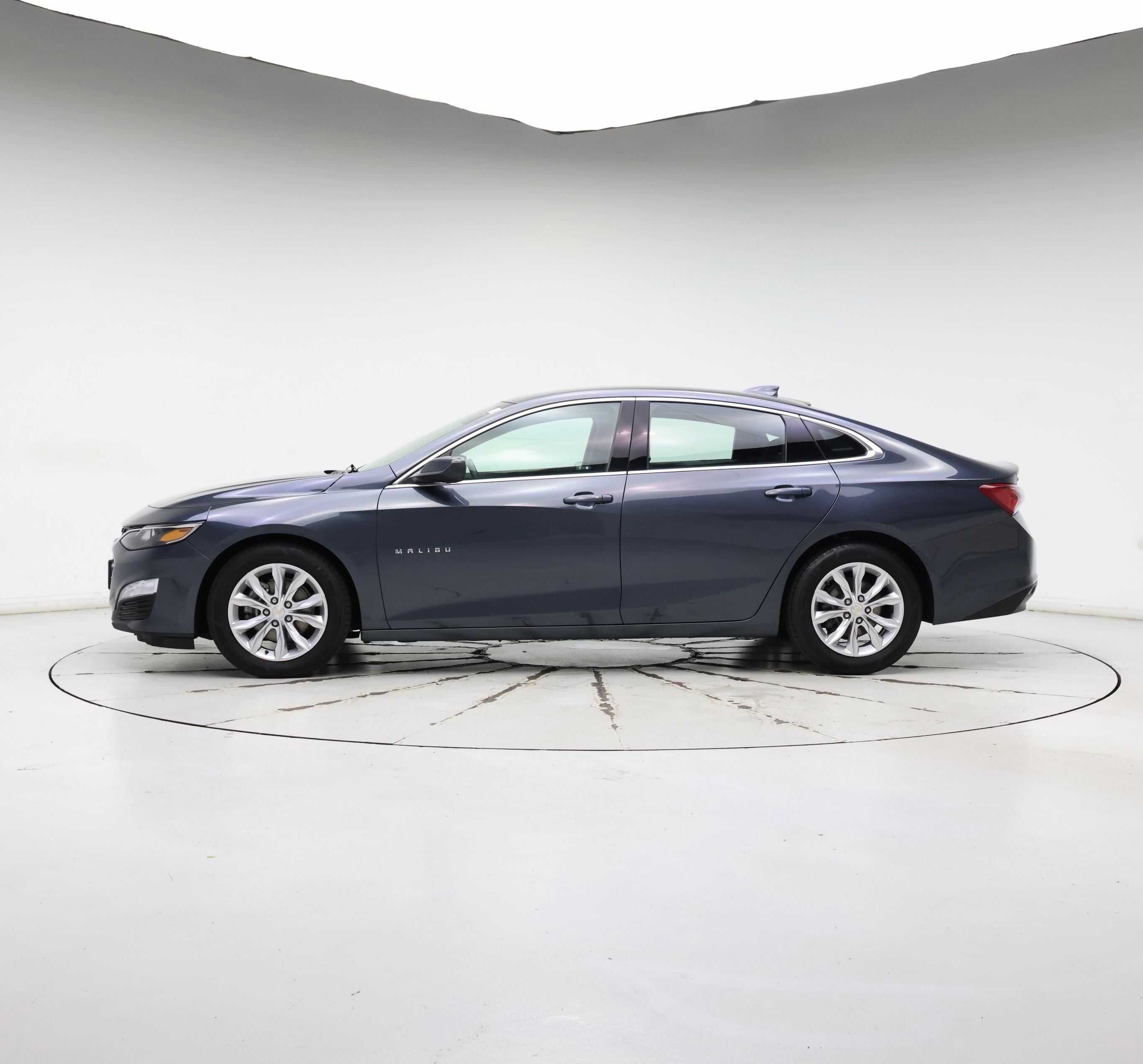 Thumbnail: 2021 Chevrolet Malibu - 3