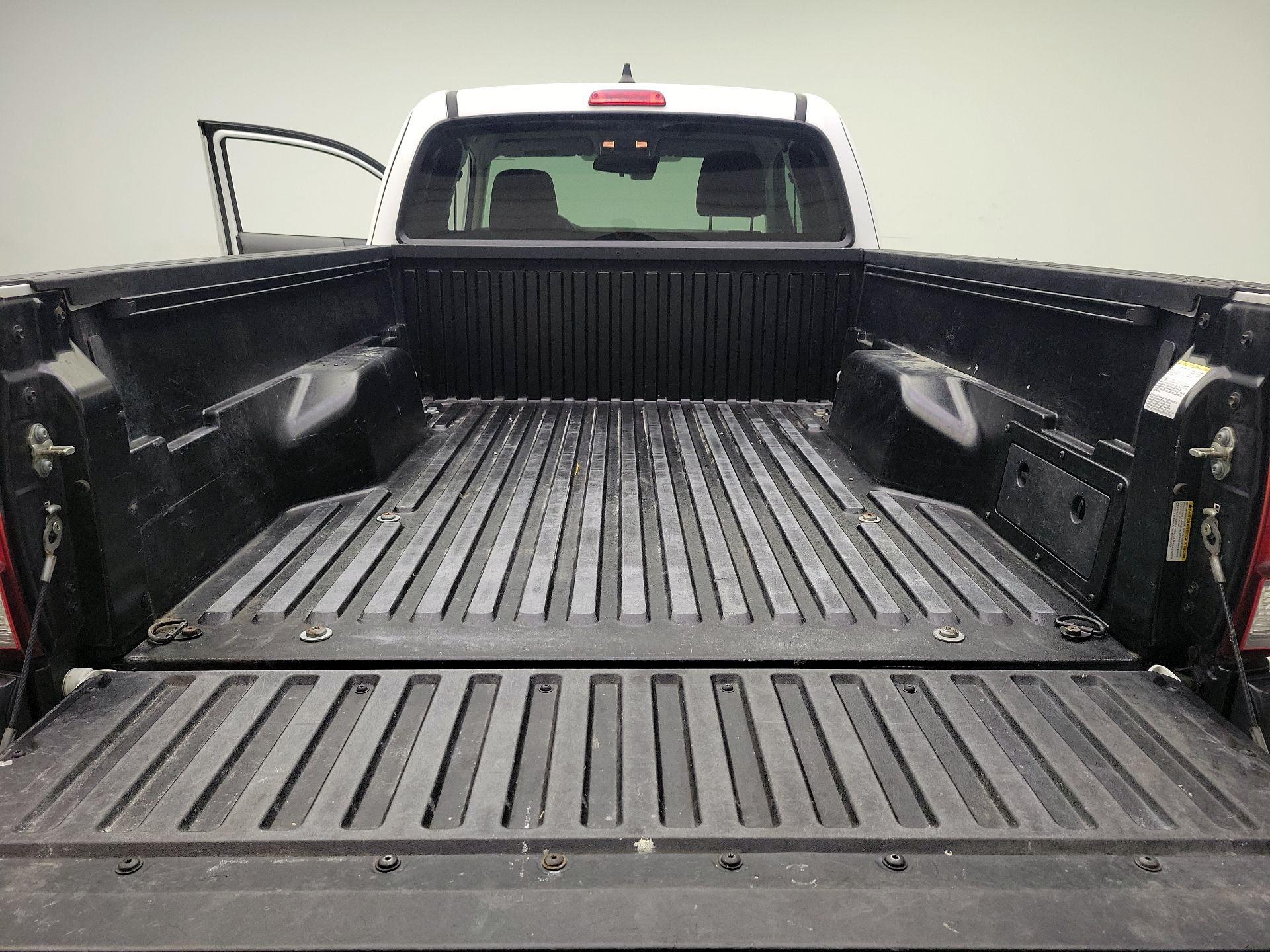 Thumbnail: 2020 Toyota Tacoma - 20