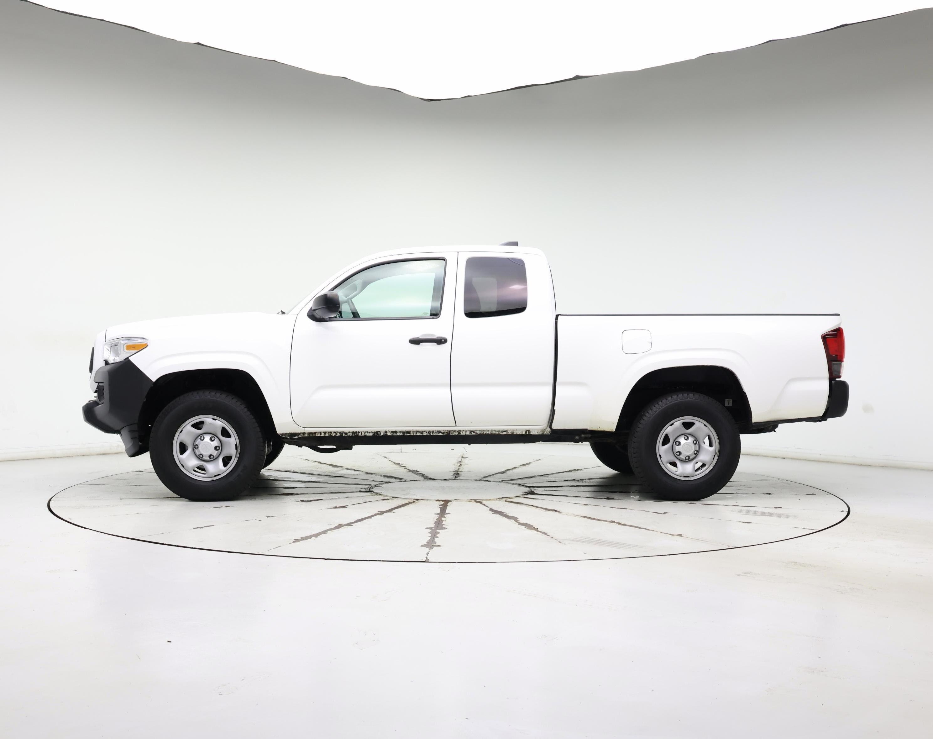 Thumbnail: 2020 Toyota Tacoma - 3