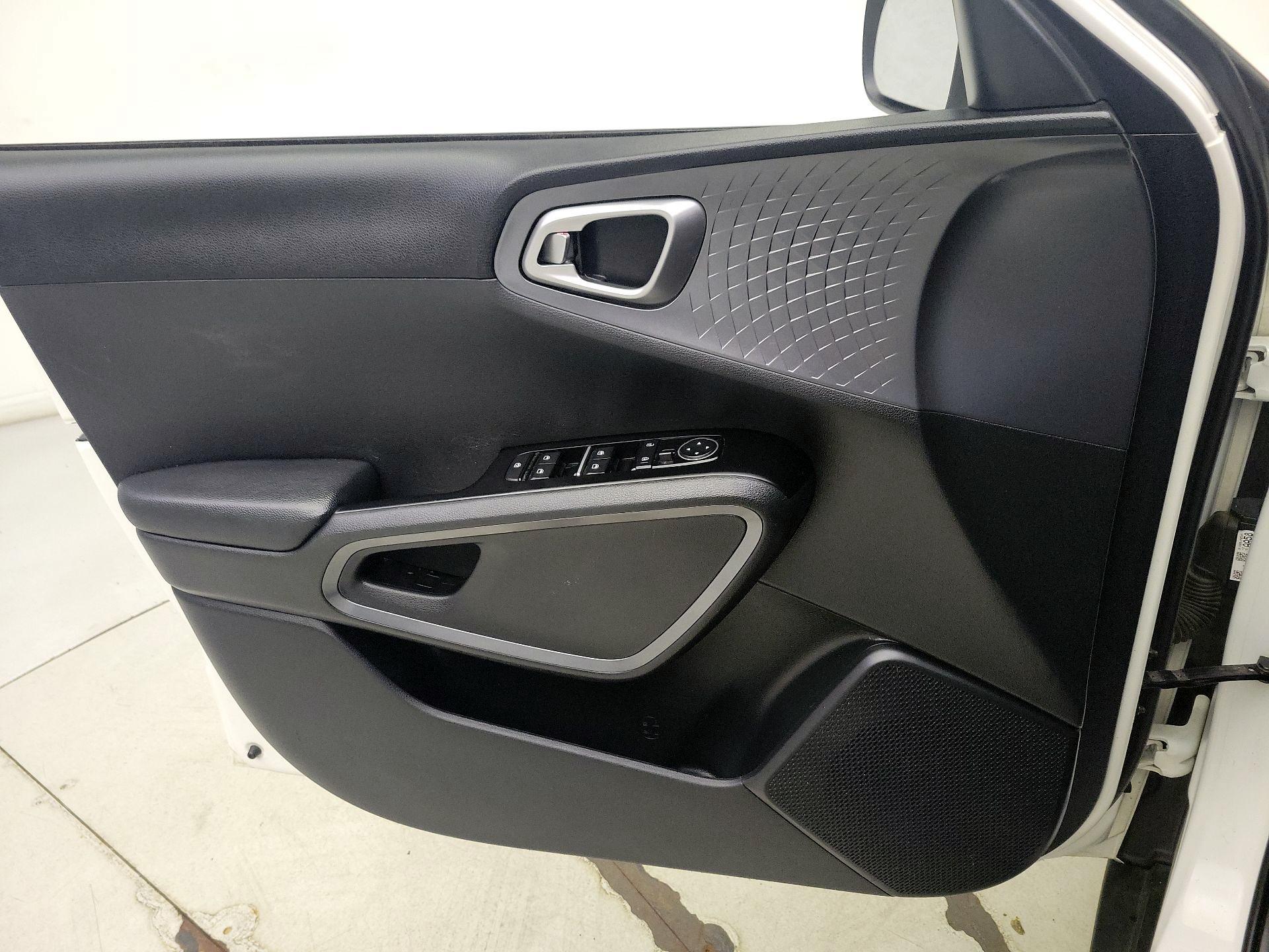 Thumbnail: 2020 Kia Soul - 12