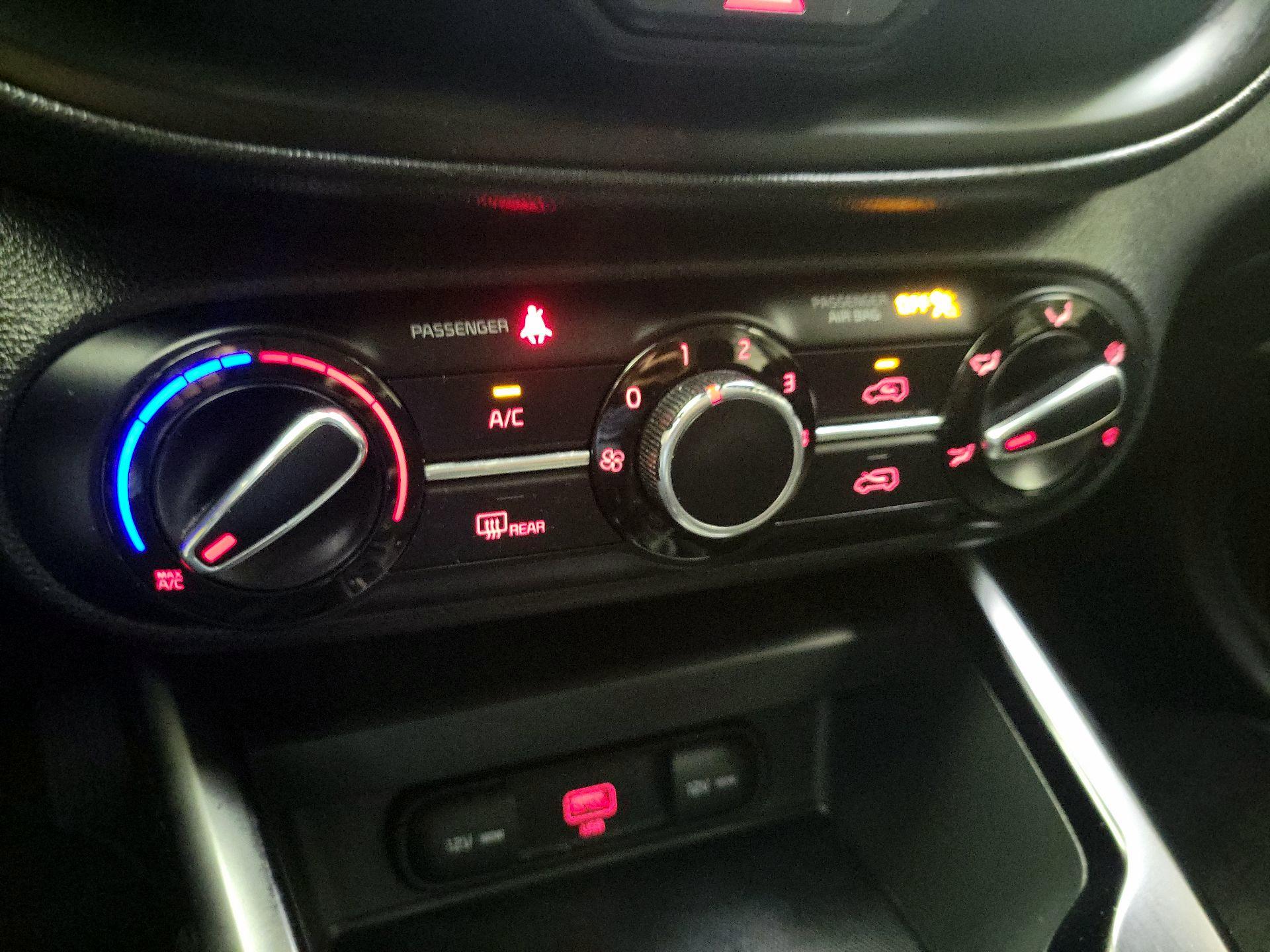 Thumbnail: 2020 Kia Soul - 16
