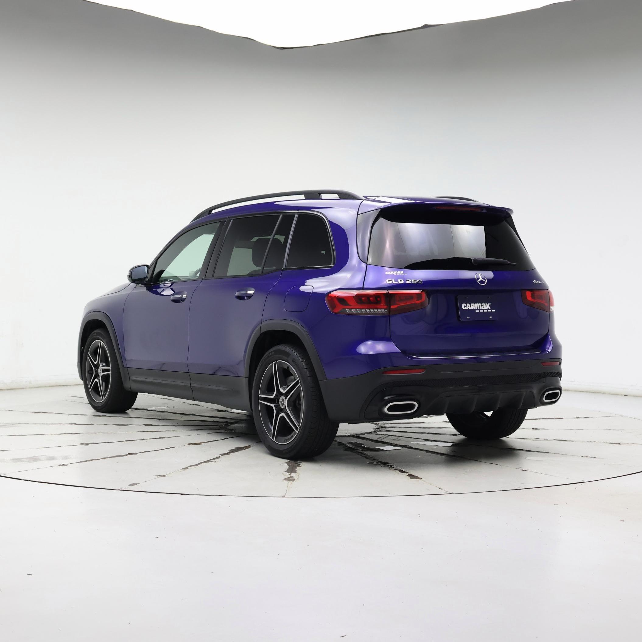 Thumbnail: 2021 Mercedes-Benz GLB - 2