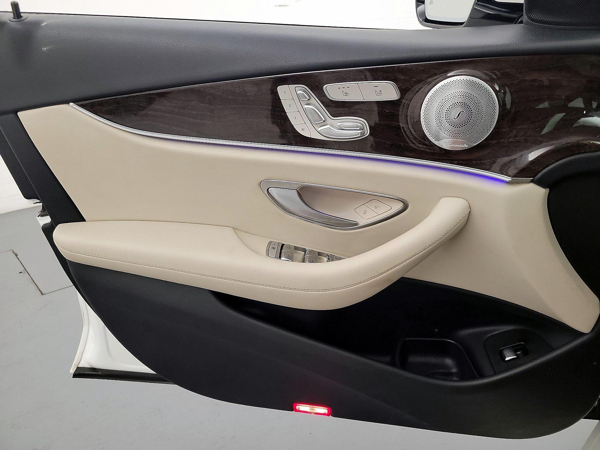 Thumbnail: 2020 Mercedes-Benz E-Class - 12