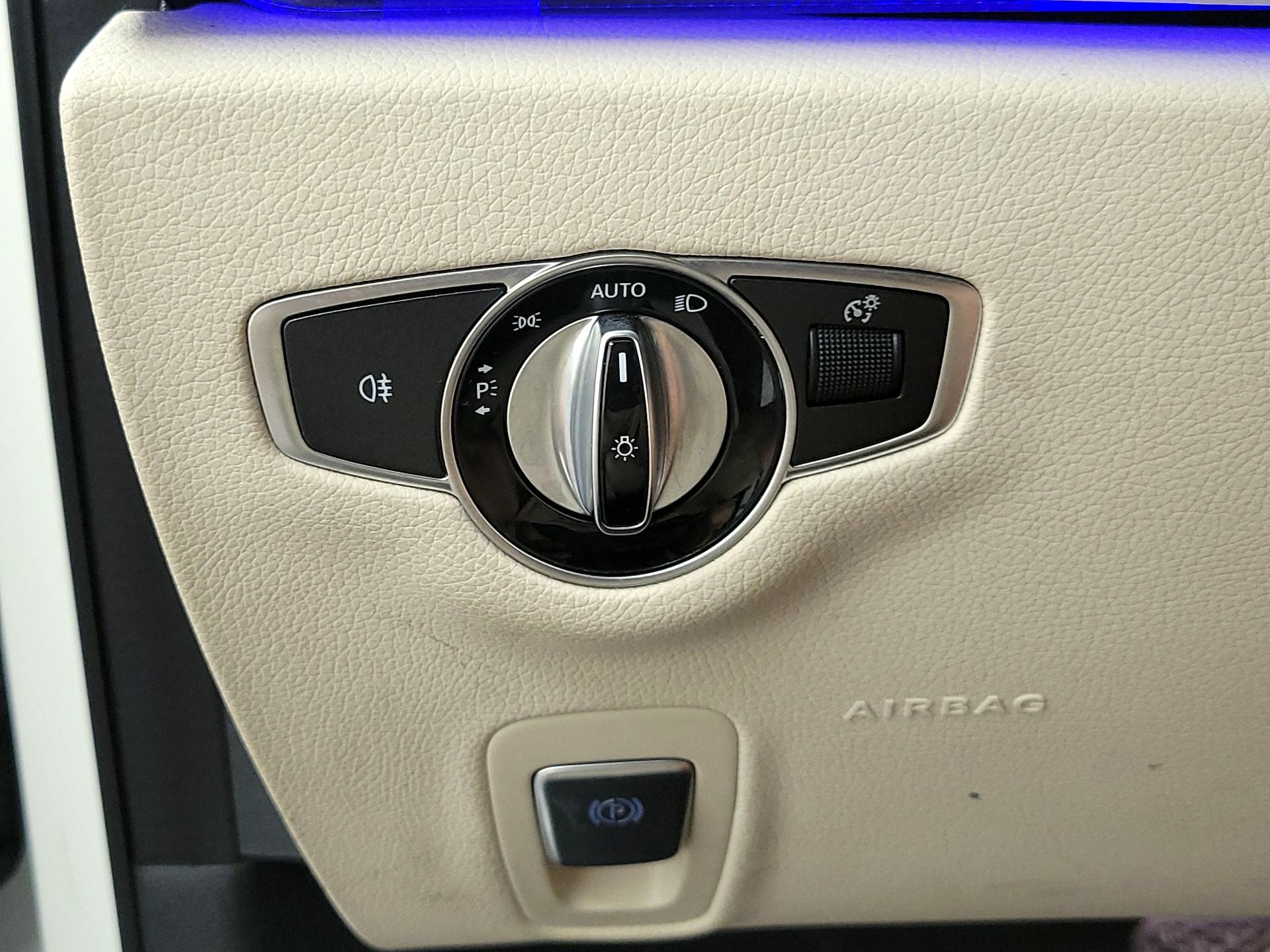 Thumbnail: 2020 Mercedes-Benz E-Class - 13