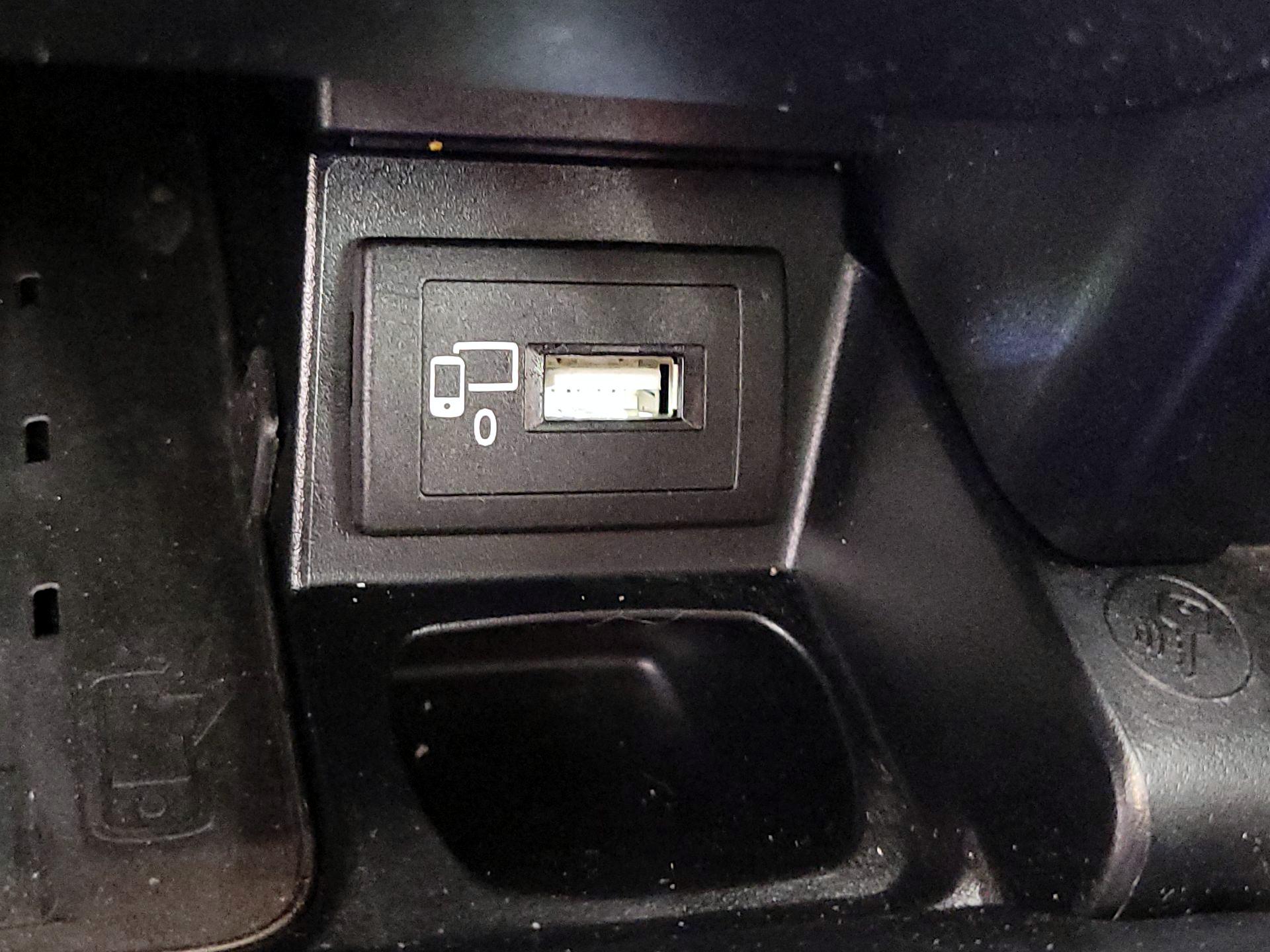 Thumbnail: 2020 Mercedes-Benz E-Class - 19