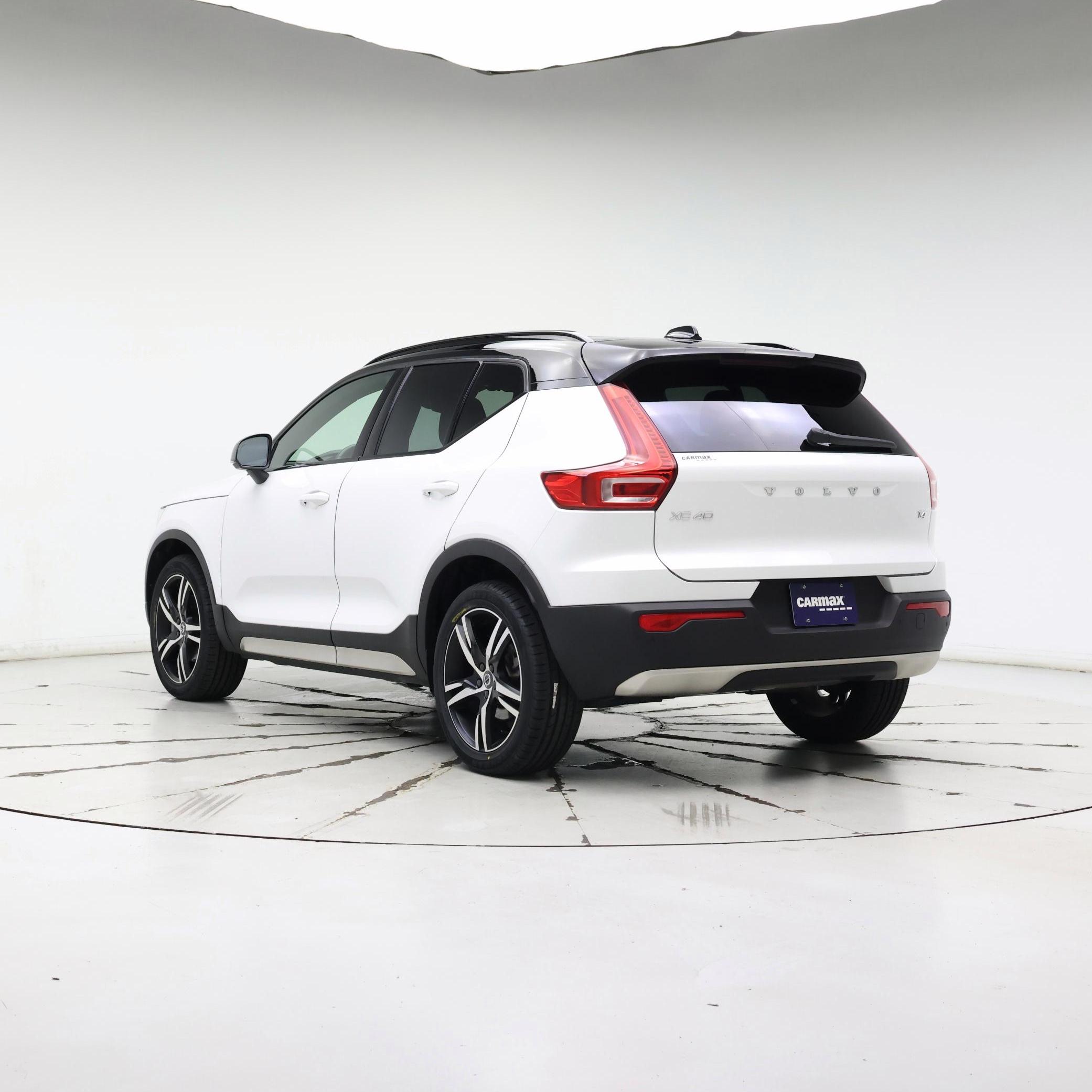 Thumbnail: 2021 Volvo XC40 - 2