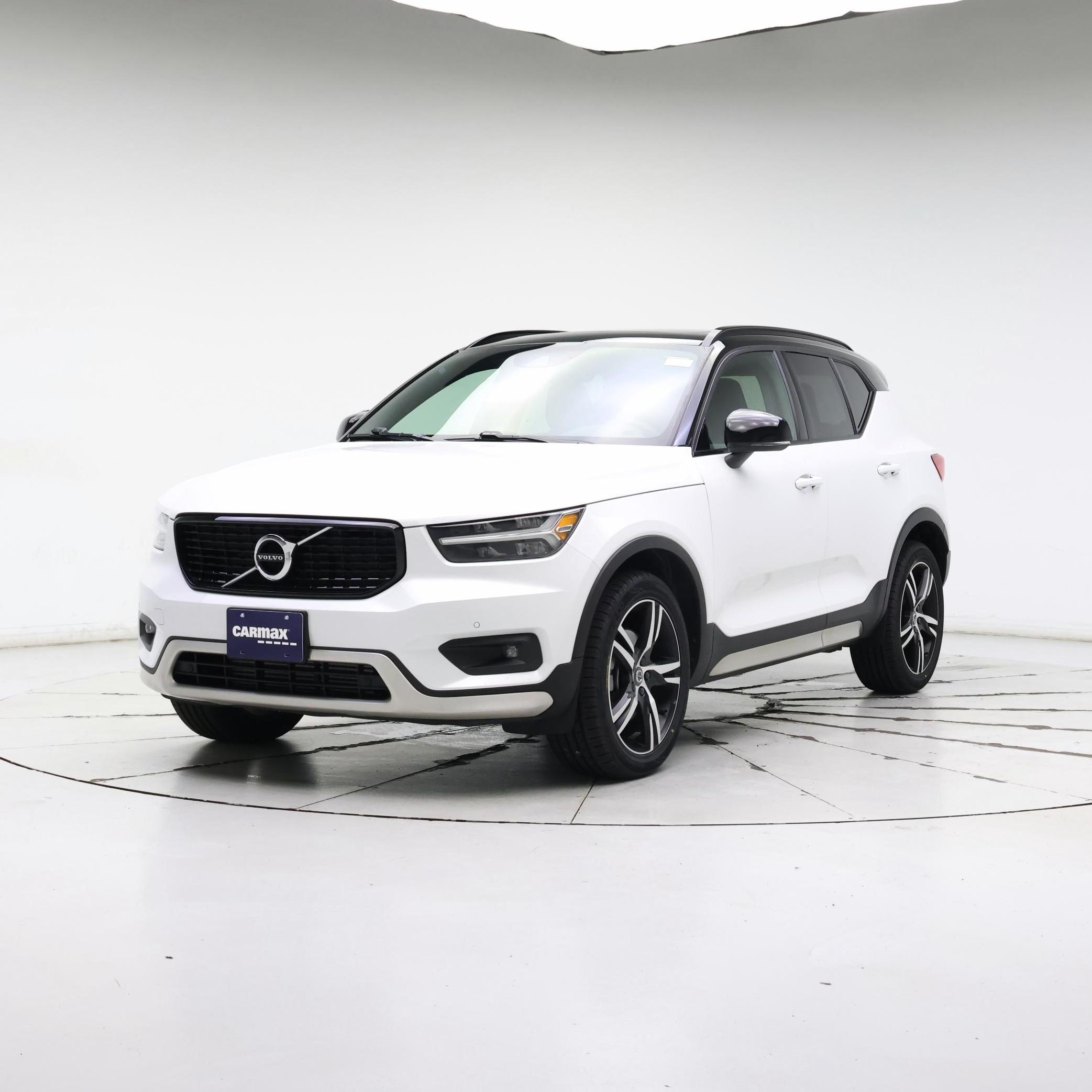 Thumbnail: 2021 Volvo XC40 - 4
