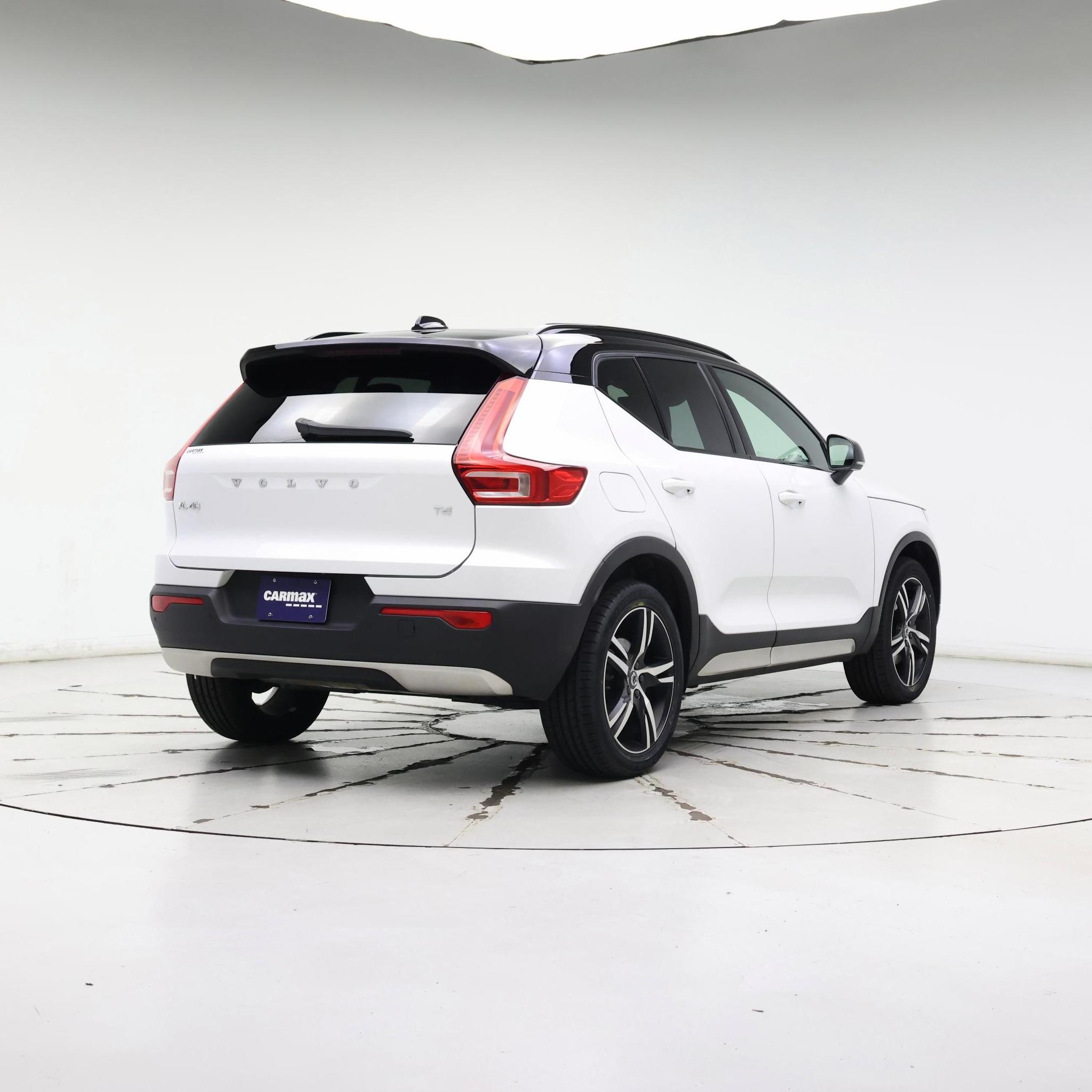 Thumbnail: 2021 Volvo XC40 - 8