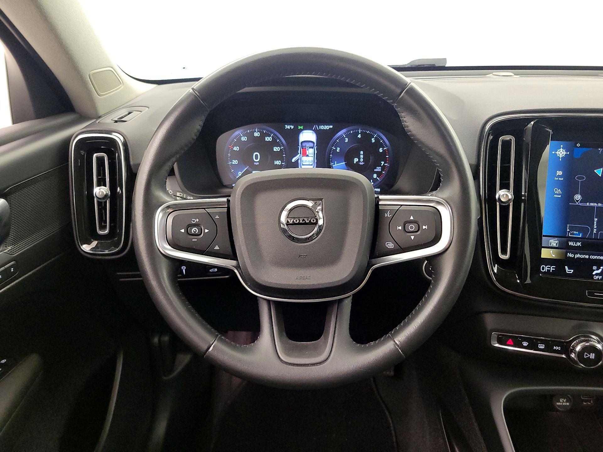 Thumbnail: 2021 Volvo XC40 - 10