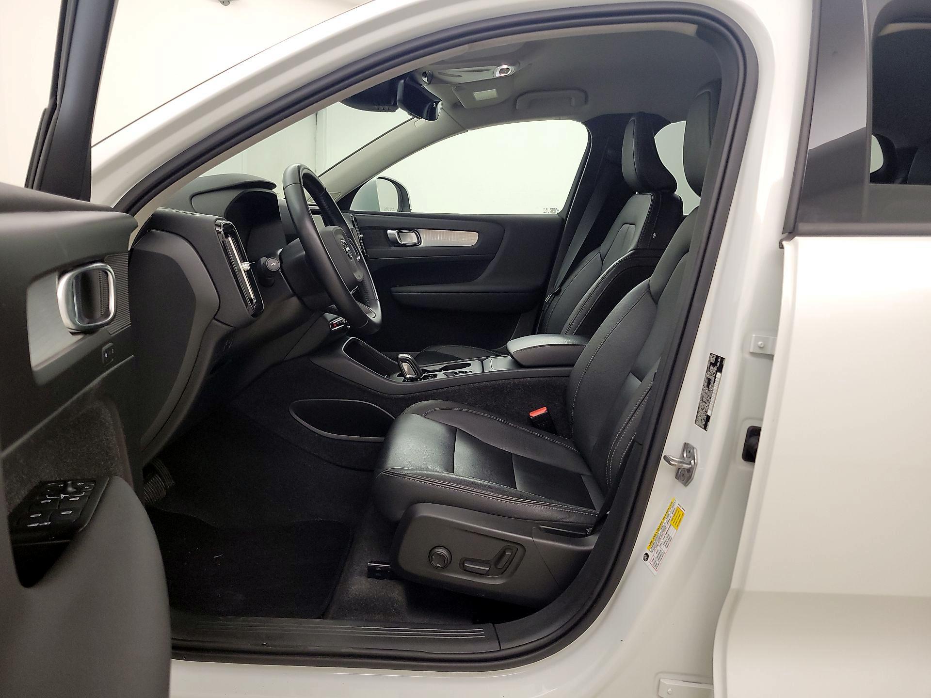 Thumbnail: 2021 Volvo XC40 - 11