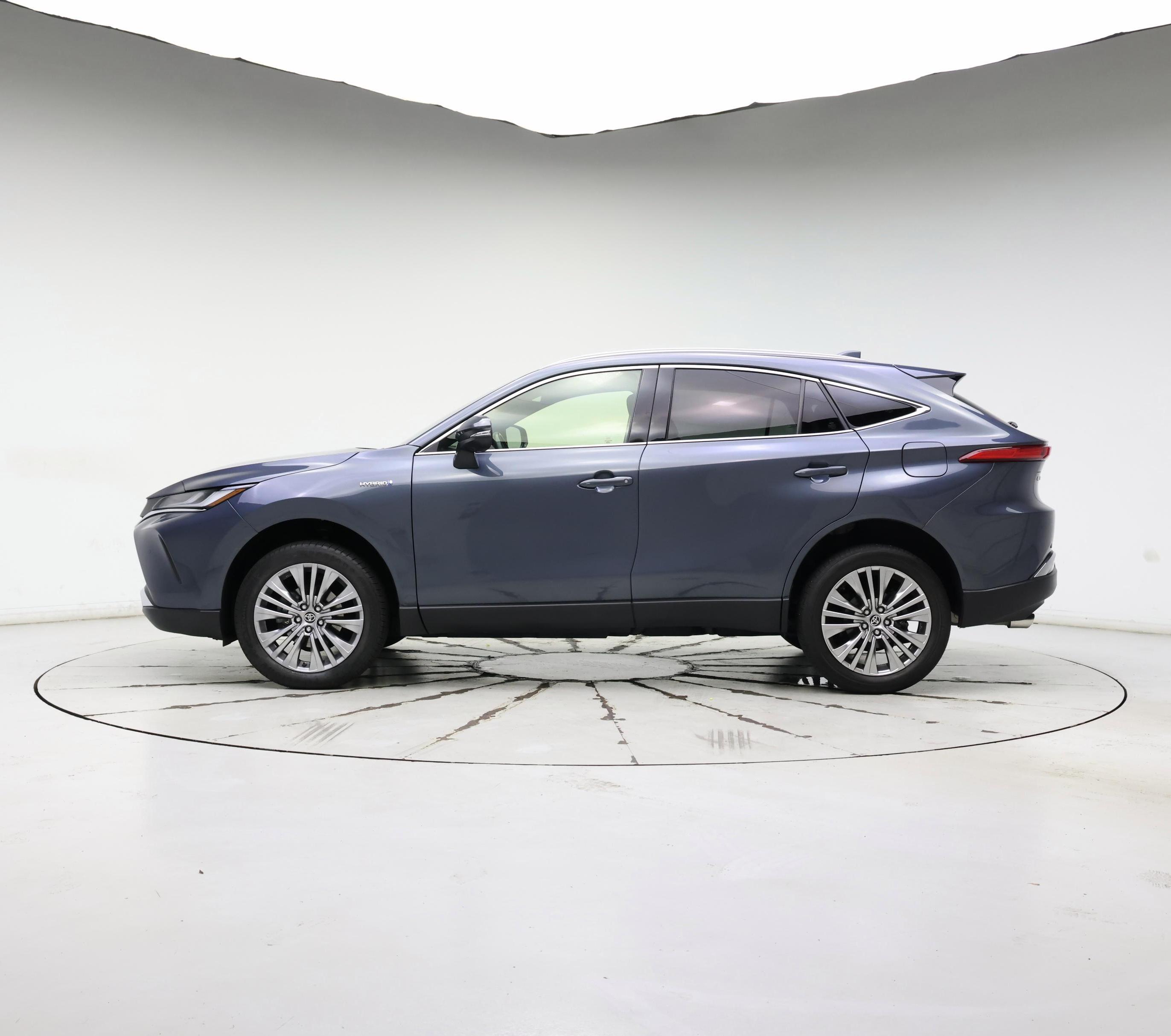 Thumbnail: 2021 Toyota Venza - 3