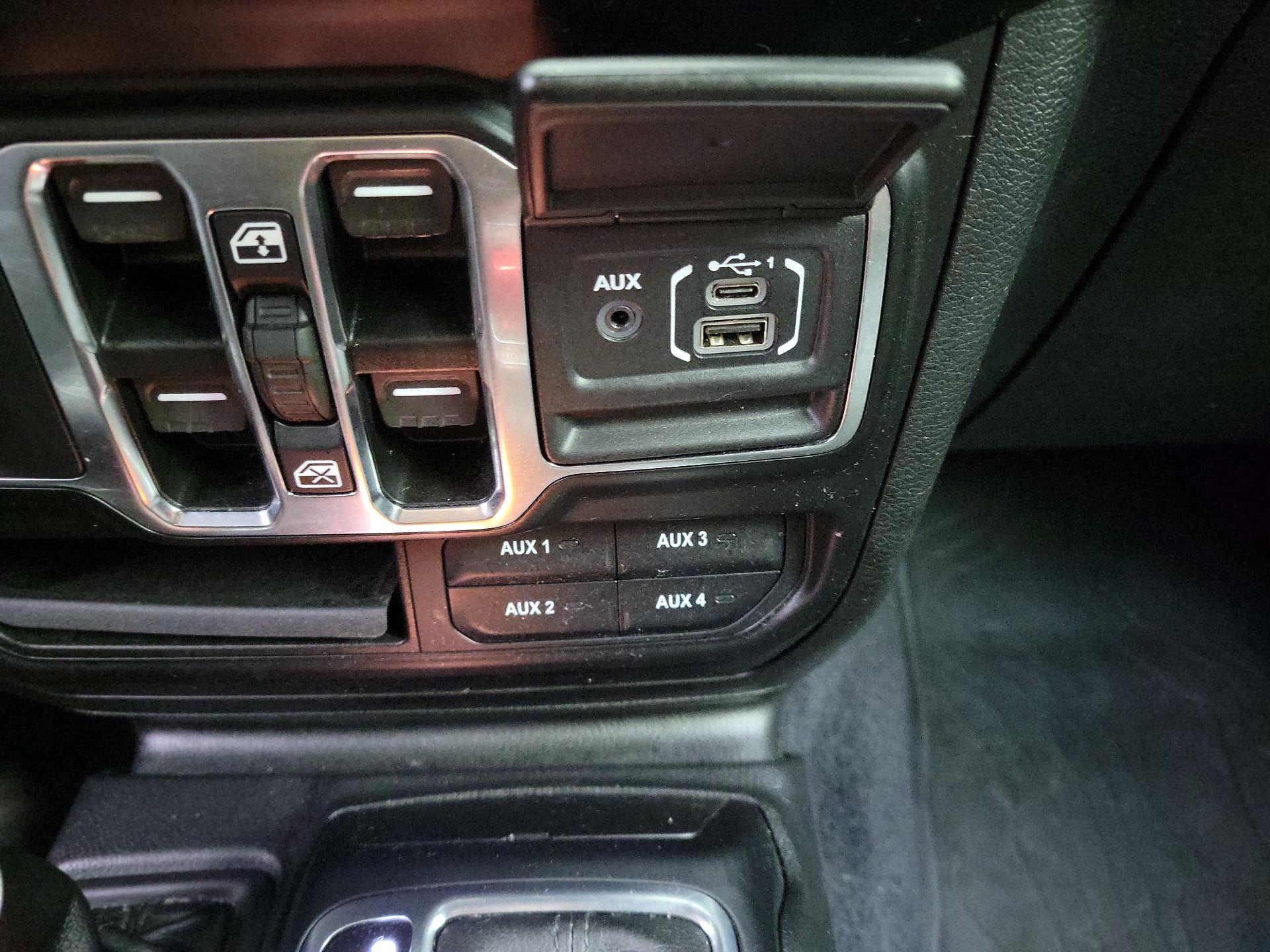 Thumbnail: 2022 Jeep Wrangler - 19