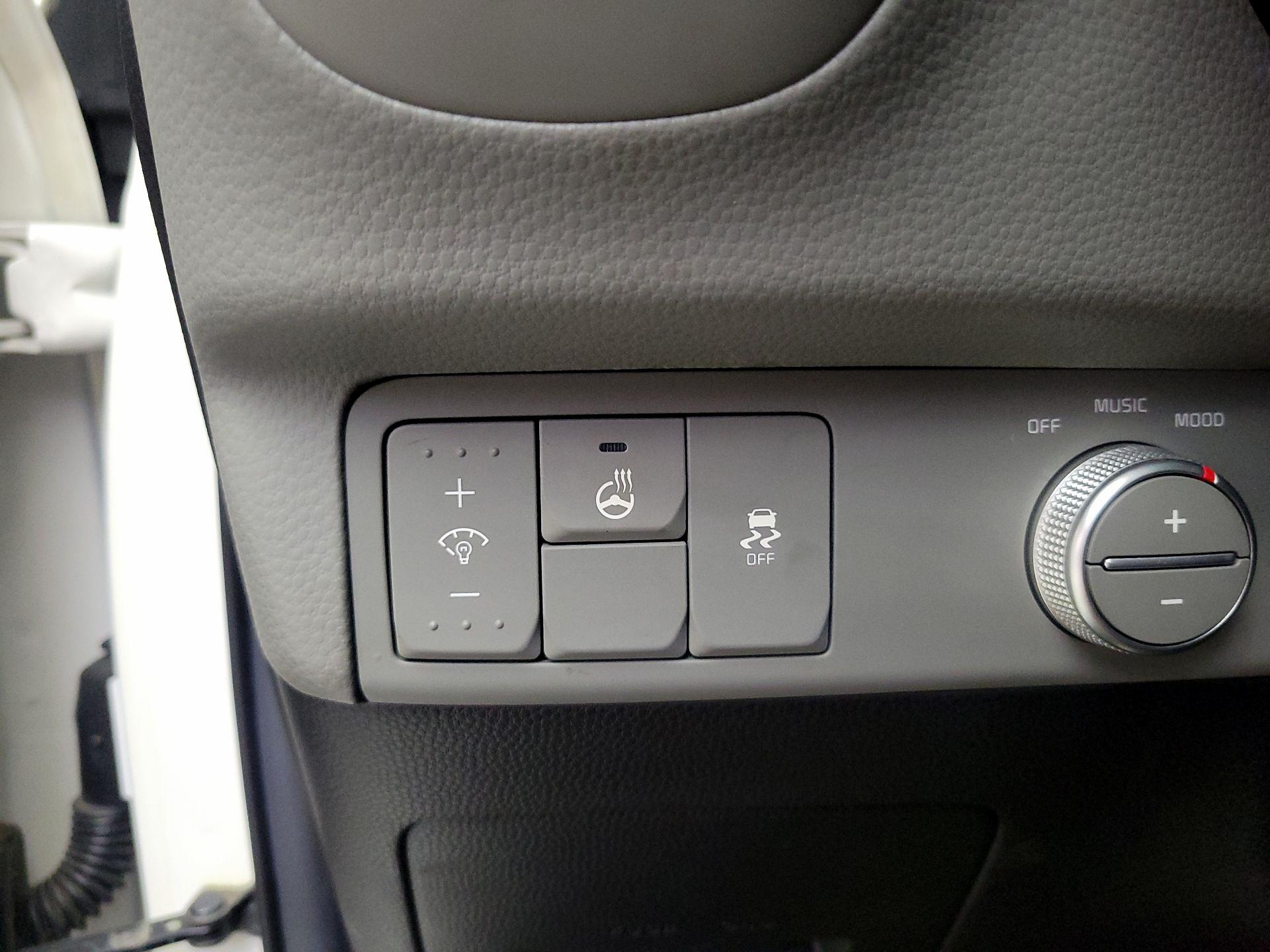 Thumbnail: 2015 Kia Soul - 13