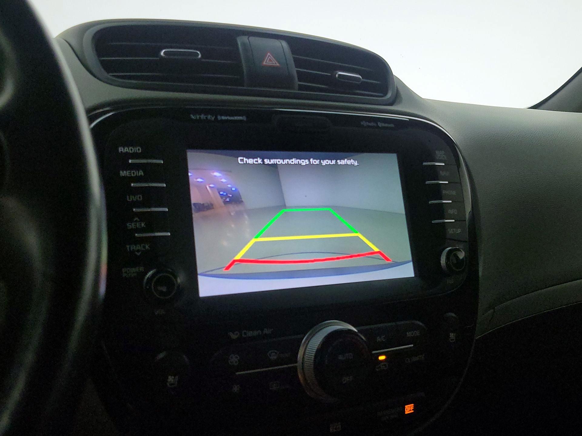 Thumbnail: 2015 Kia Soul - 15