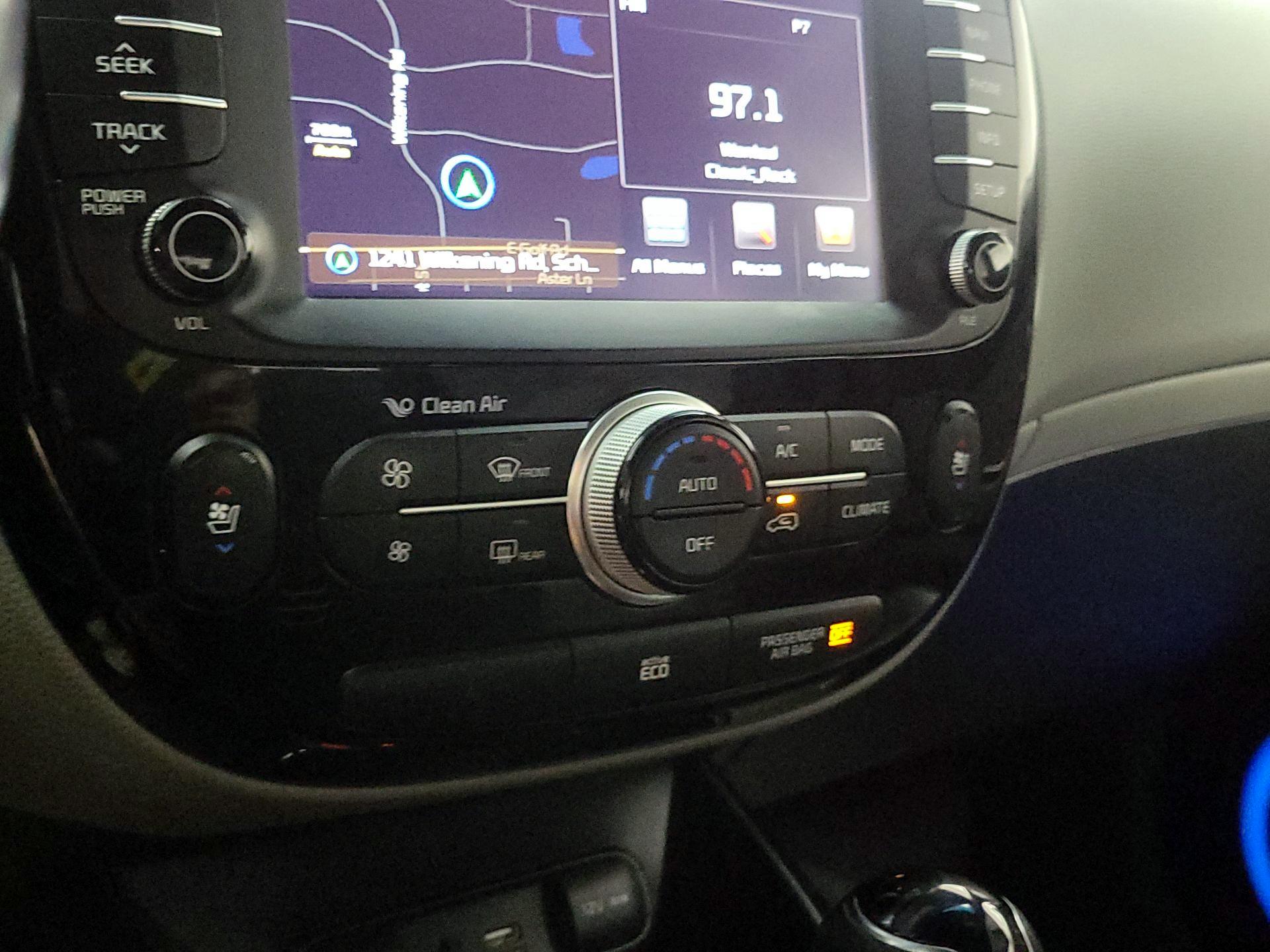 Thumbnail: 2015 Kia Soul - 17