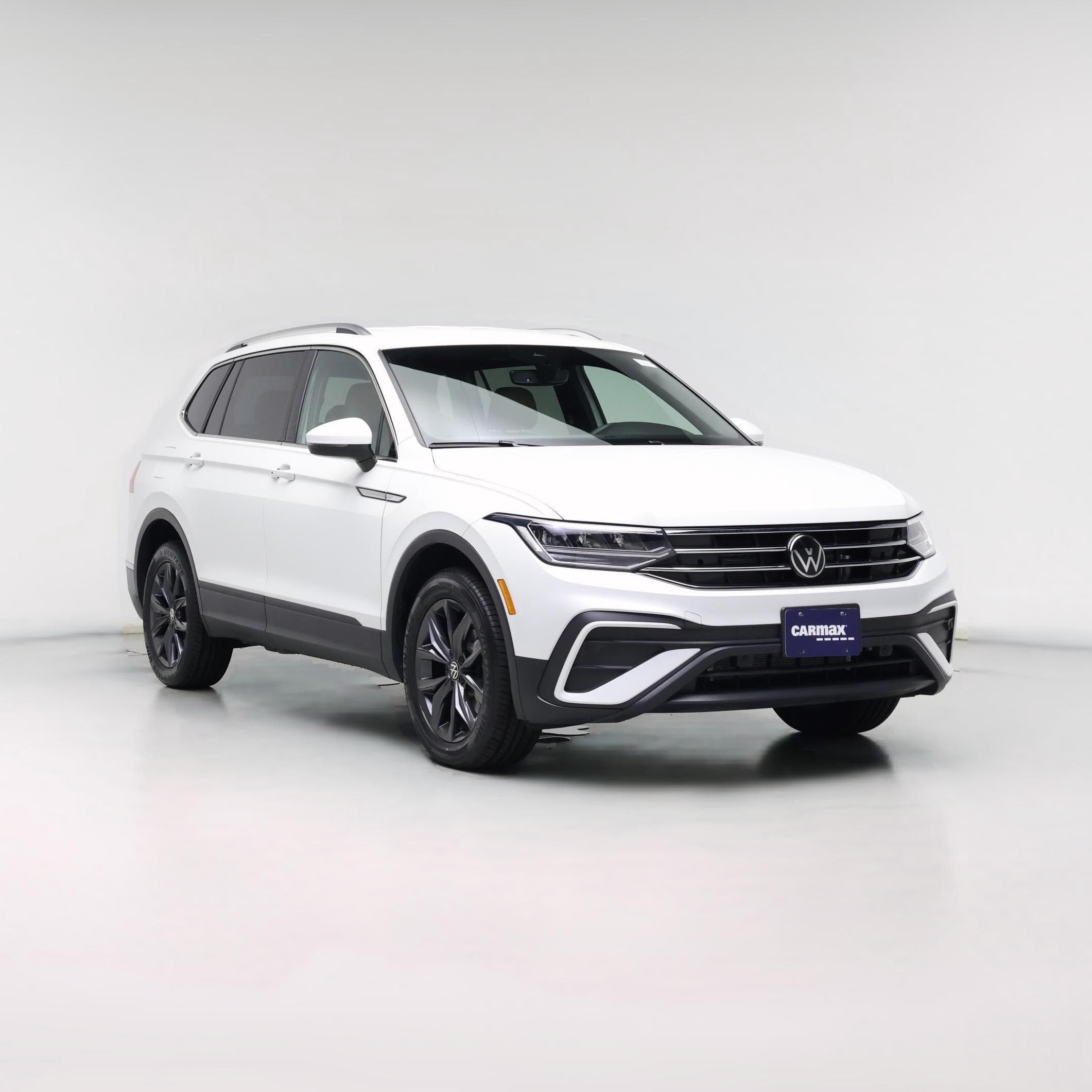 Thumbnail: 2023 Volkswagen Tiguan - 1