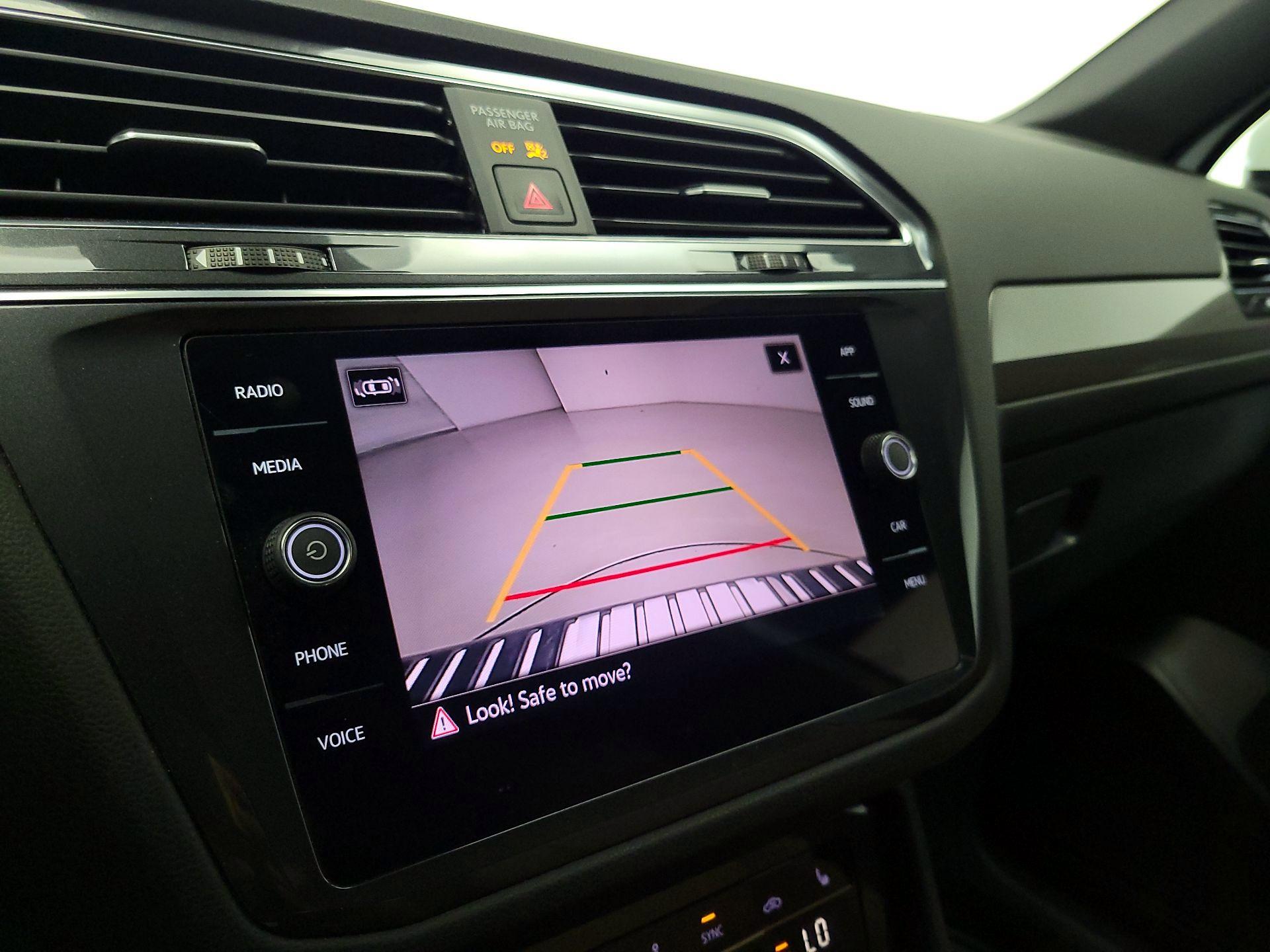 Thumbnail: 2023 Volkswagen Tiguan - 14