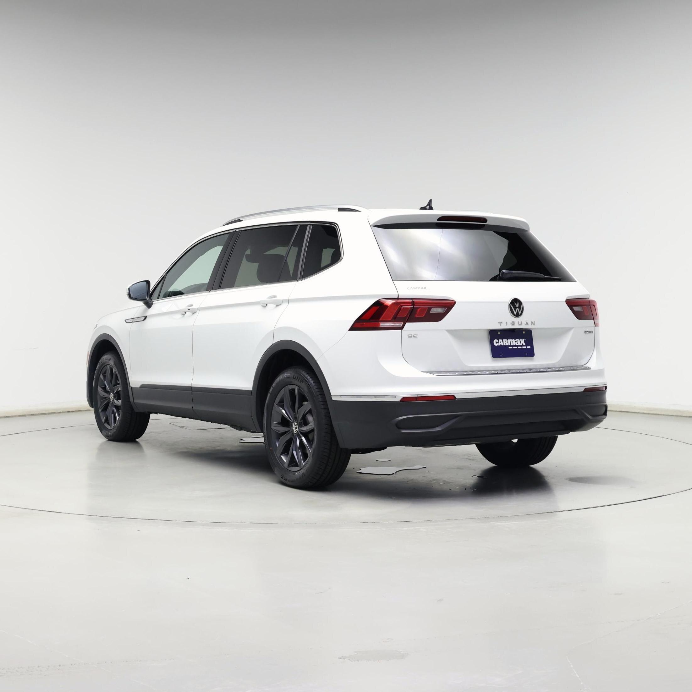 Thumbnail: 2023 Volkswagen Tiguan - 2