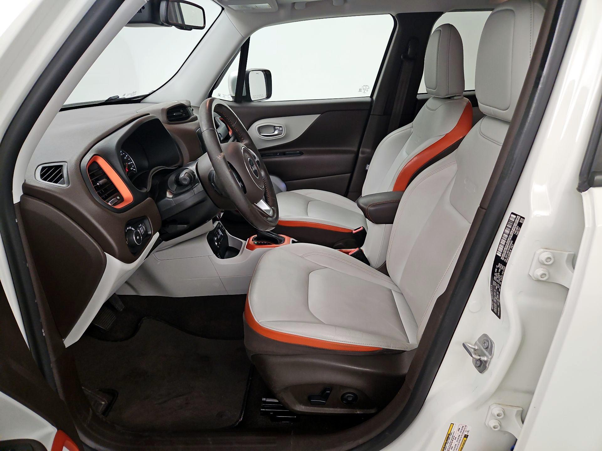 Thumbnail: 2016 Jeep Renegade - 11