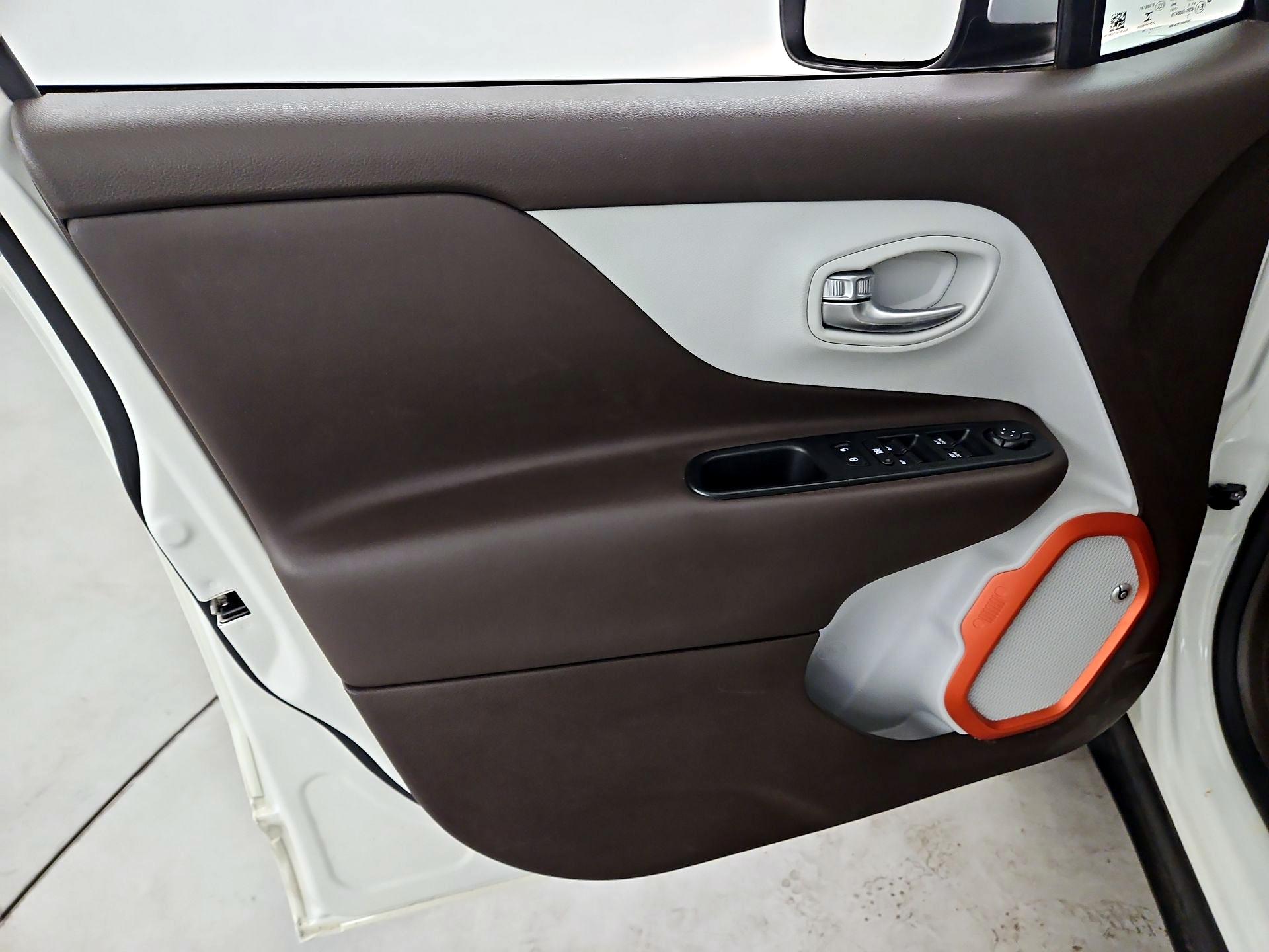 Thumbnail: 2016 Jeep Renegade - 12