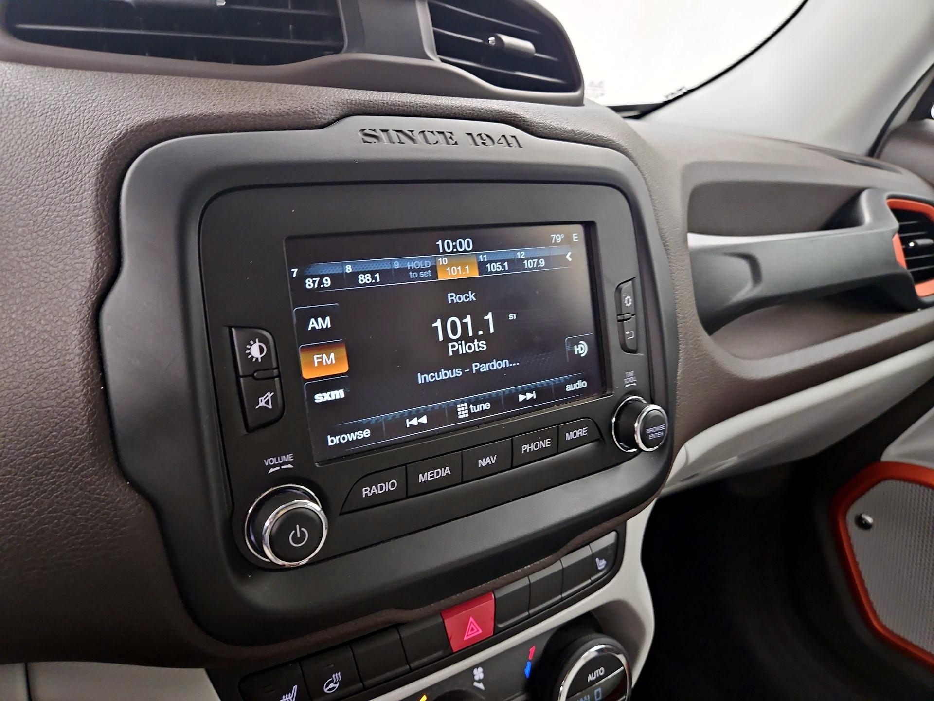 Thumbnail: 2016 Jeep Renegade - 16