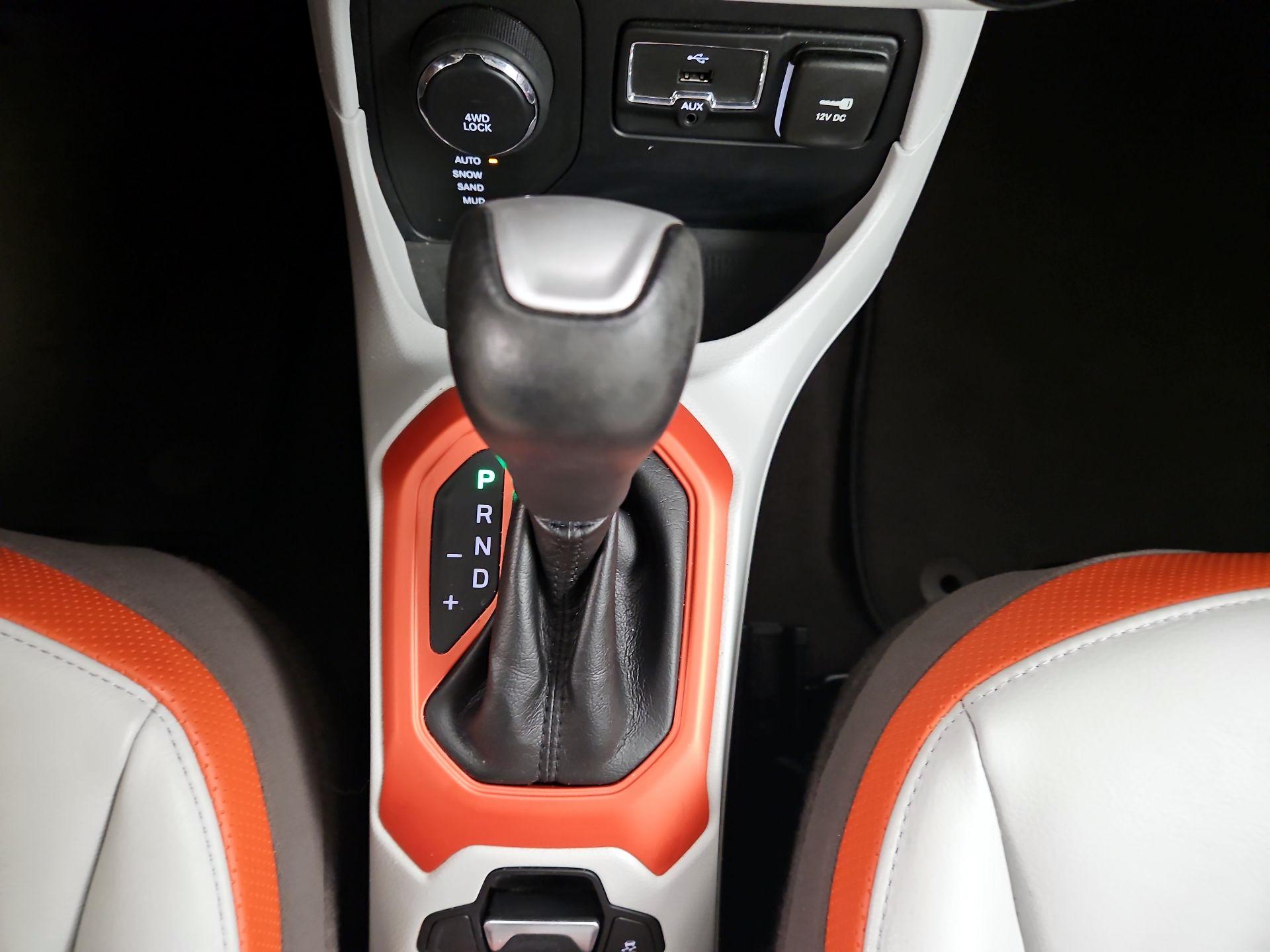 Thumbnail: 2016 Jeep Renegade - 18