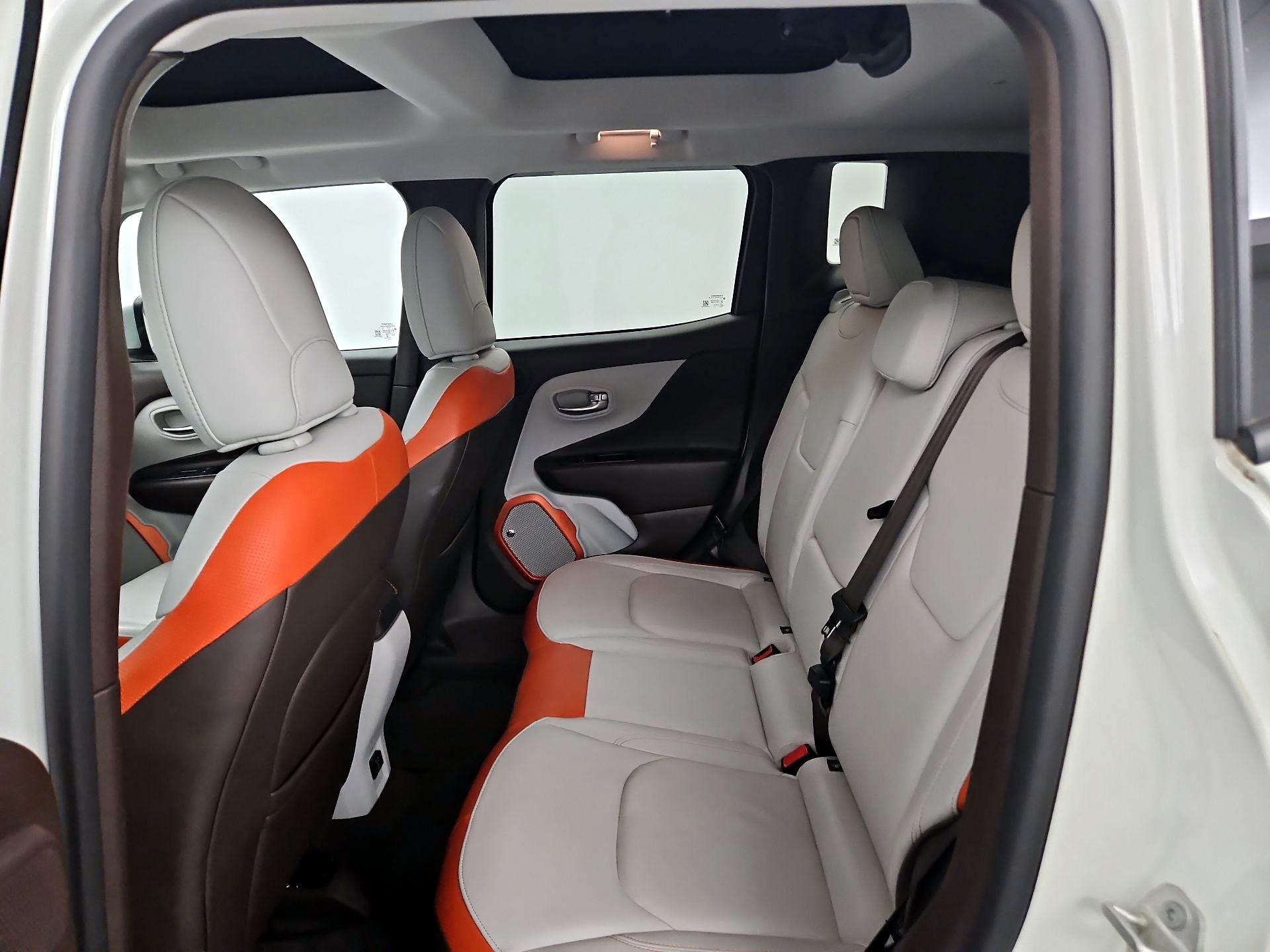 Thumbnail: 2016 Jeep Renegade - 20